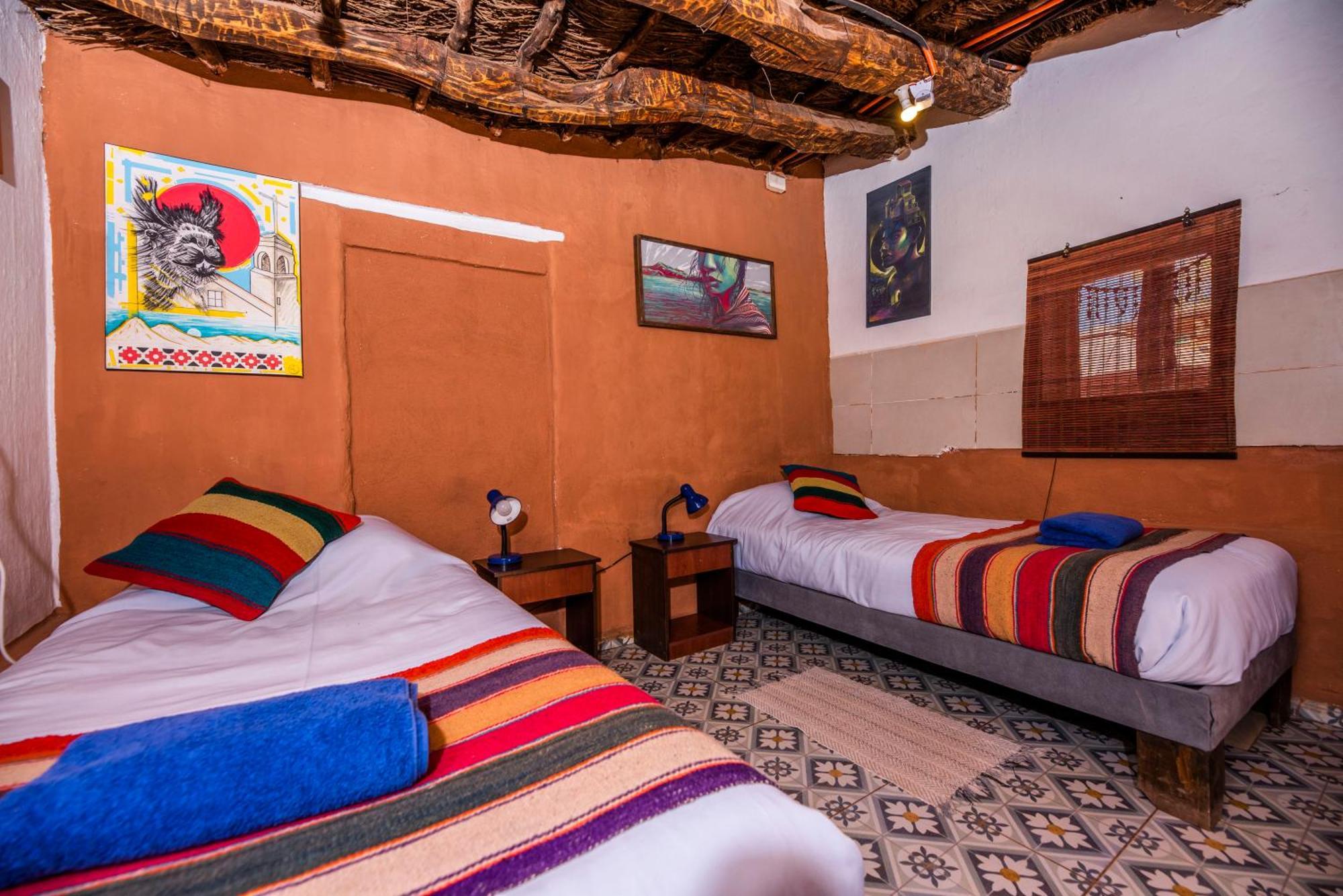 Quarto com 2 Camas de Solteiro