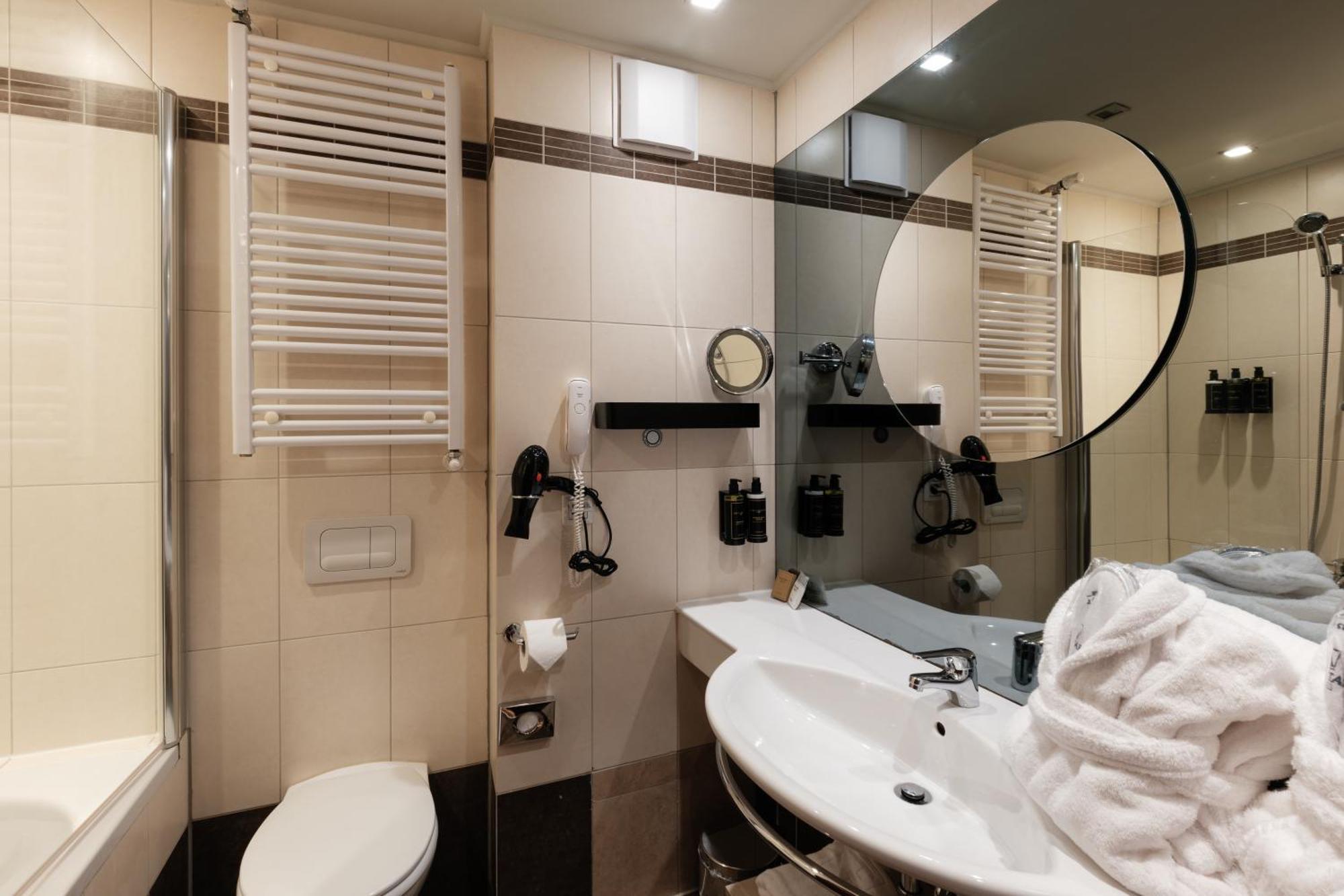Premium Double Room with Balcony,1610218615:JPEG