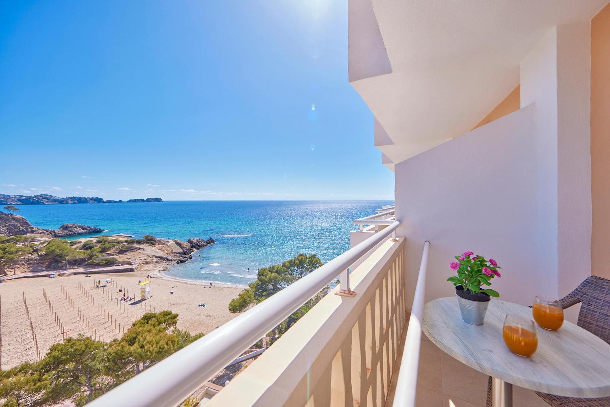 Chambre Double - Étage Supérieur - Vue Latérale sur Mer