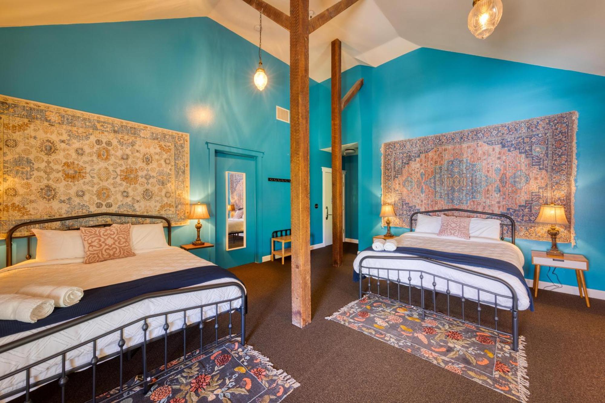 Private Double Queen Room