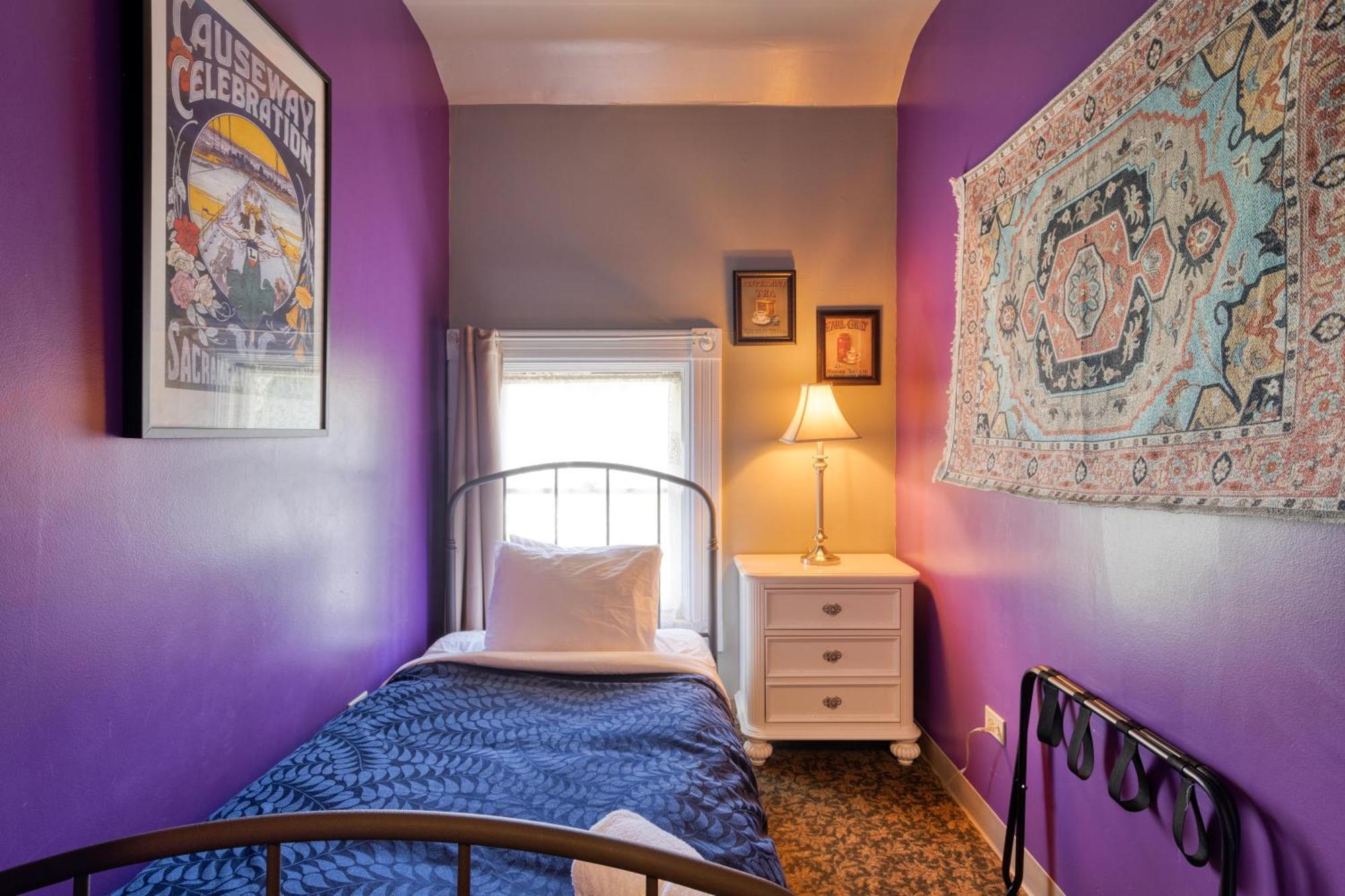 Private Twin Room