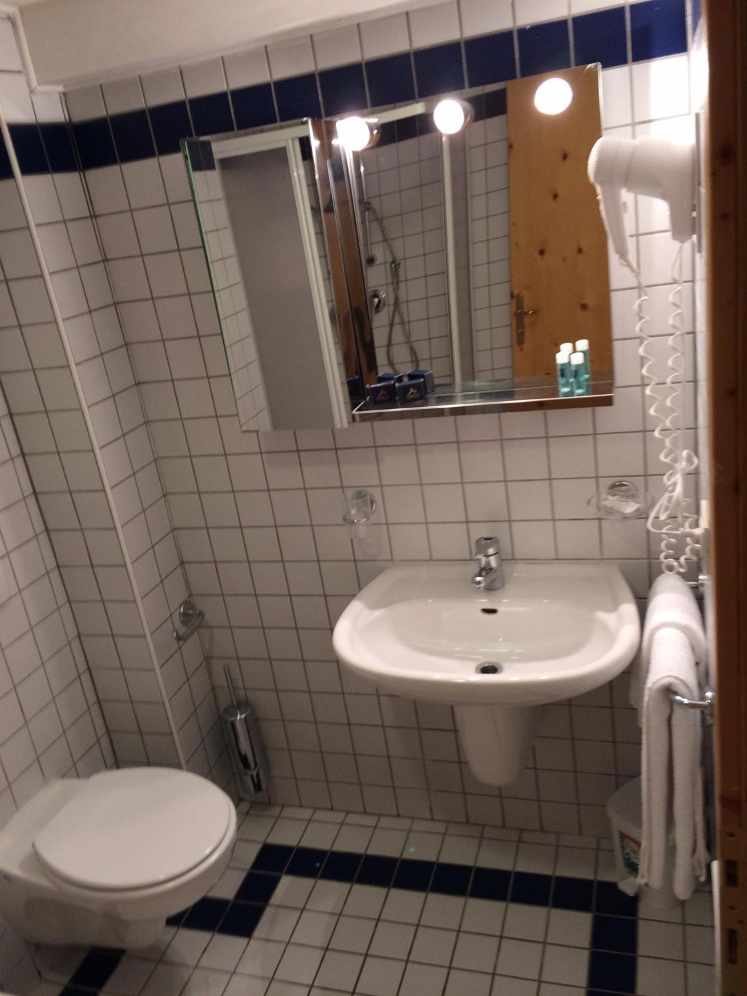 Double or Twin Room,1559454034:JPEG