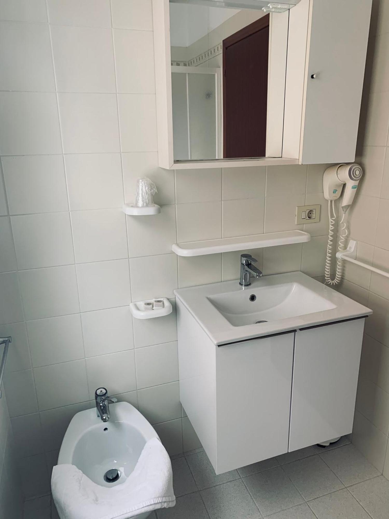 Familienzimmer (2 Erwachsene + 2 Kinder)