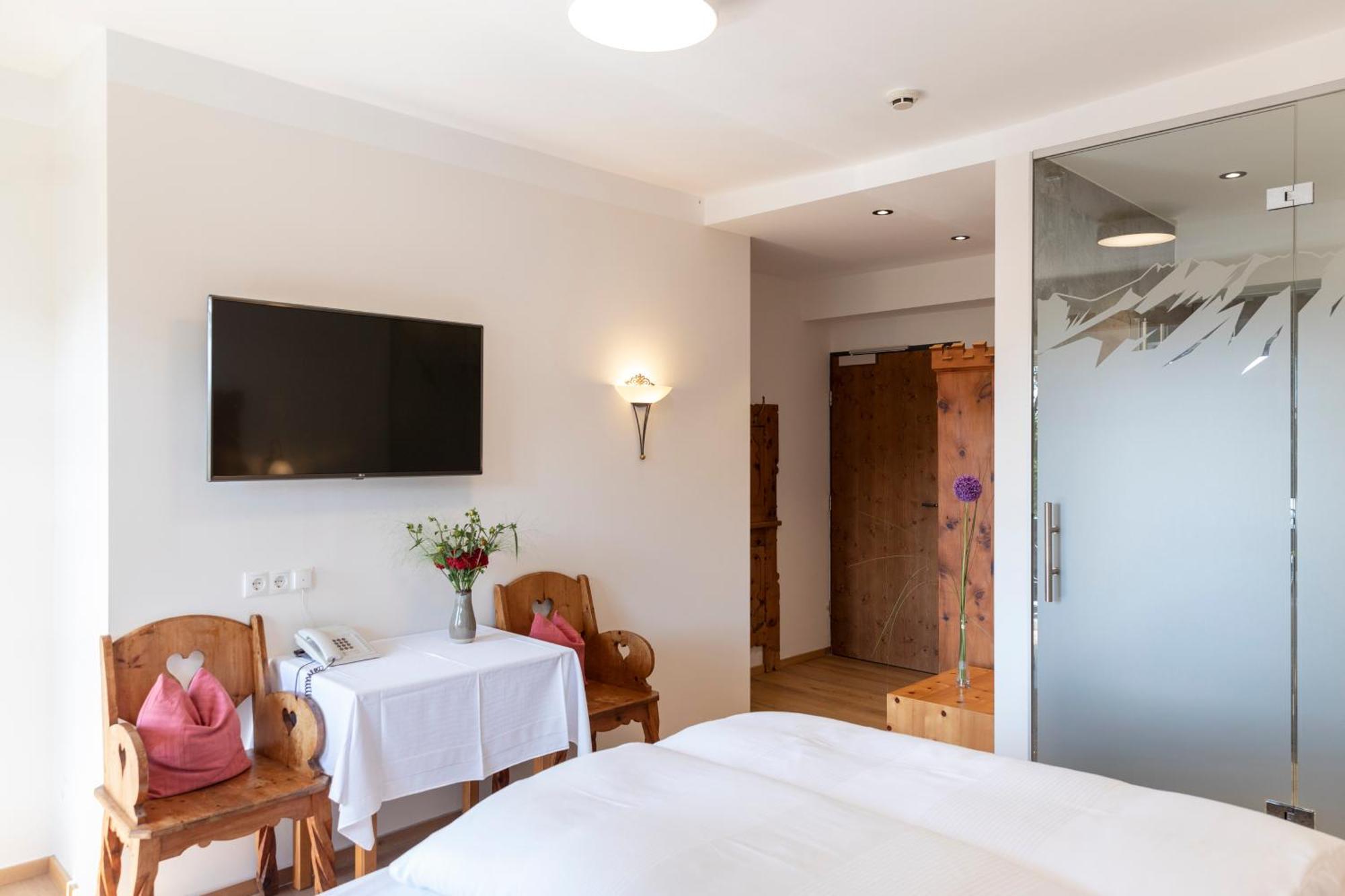 Standard Double Room,1559580556:JPEG
