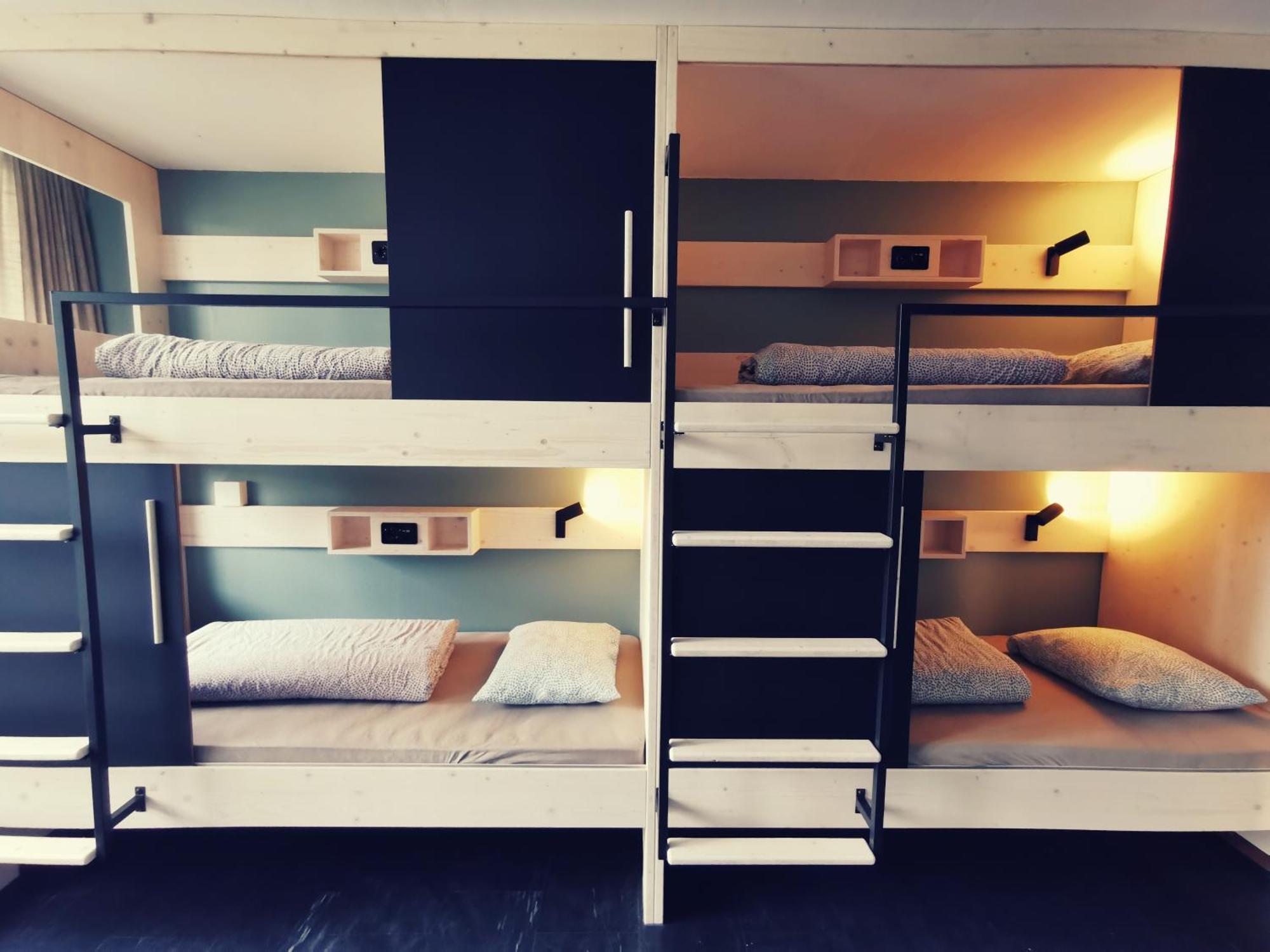 Single Bed in 4-Bed Mixed Dormitory Room with Shared Bathroom,1559714581:JPEG
