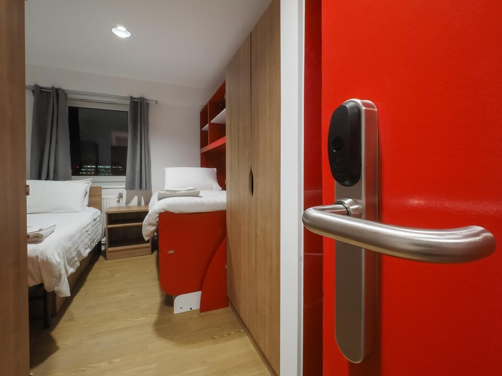 Chambre Lits Jumeaux Standard avec Salle de Bains Commune