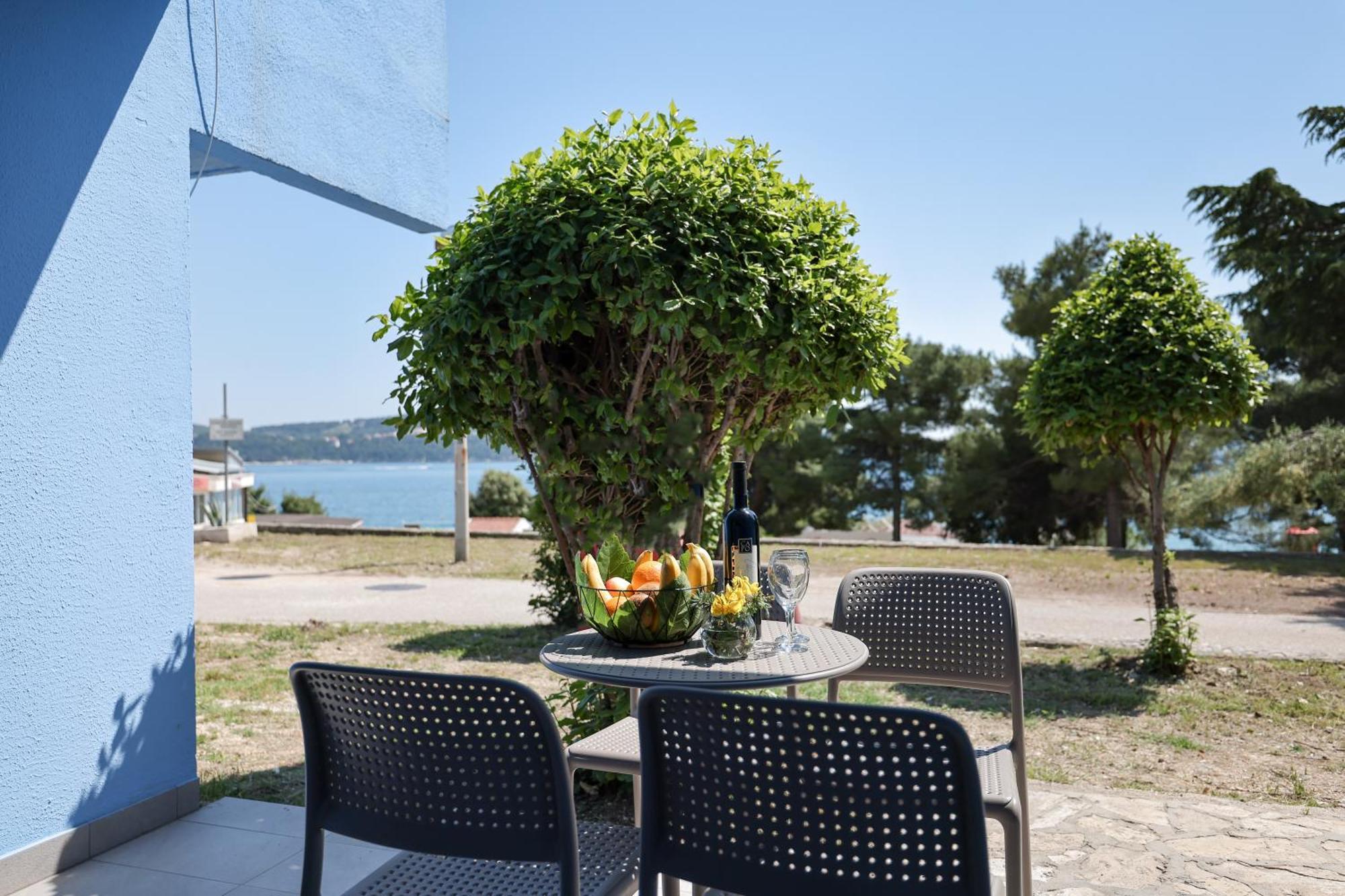 Sea Side  Superior One-Bedroom Apartment with Patio