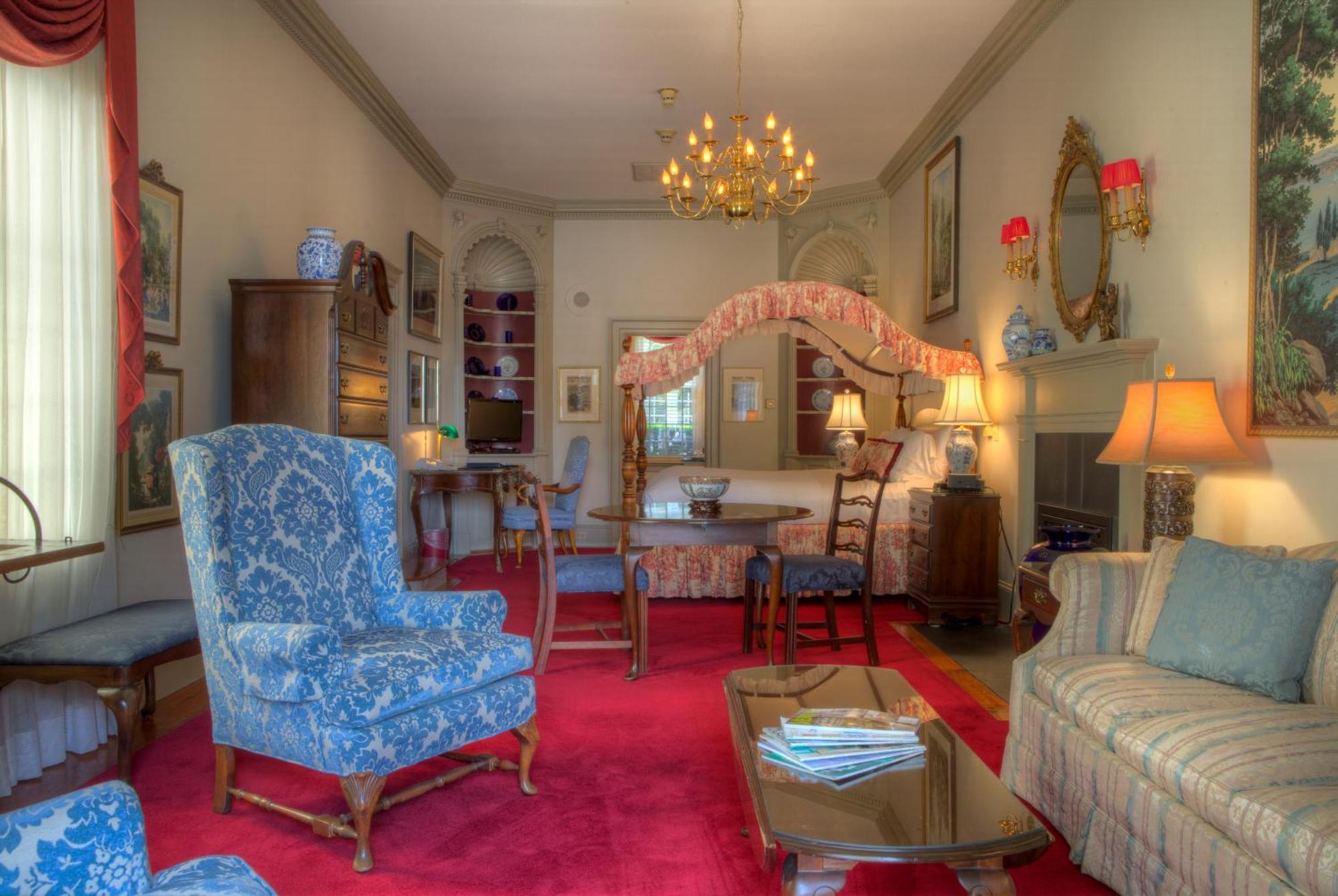 Executive Suite,1569744758:JPEG
