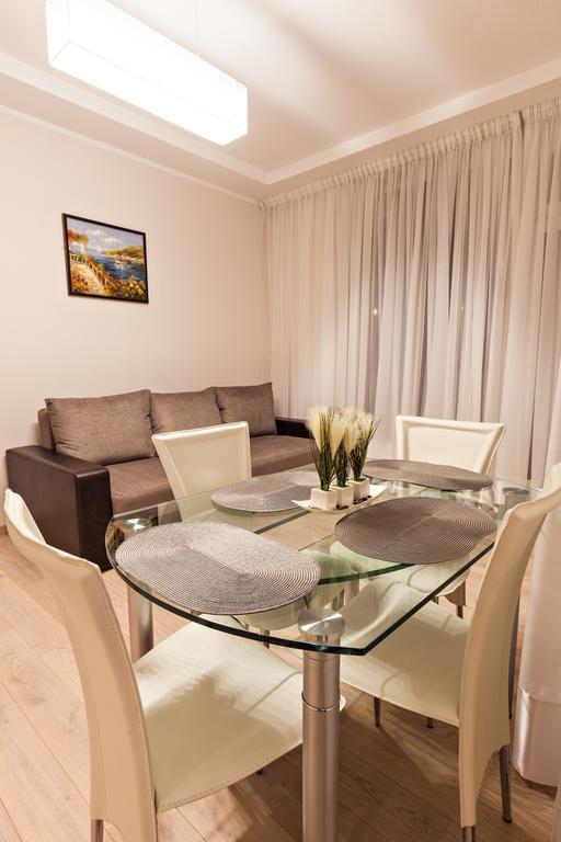 One-Bedroom Apartment,157042326:JPEG
