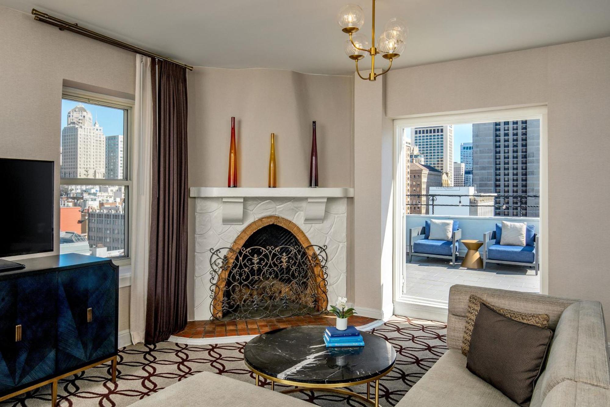 Suite Samuel 1 Chambre avec 1 Lit King-Size et Balcon - Vue sur Horizon