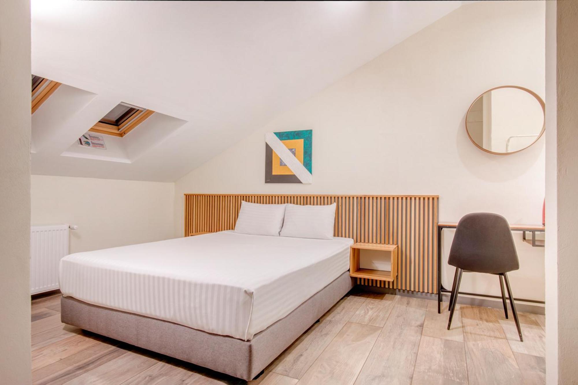 One Bedroom Suite,1573063043:JPEG