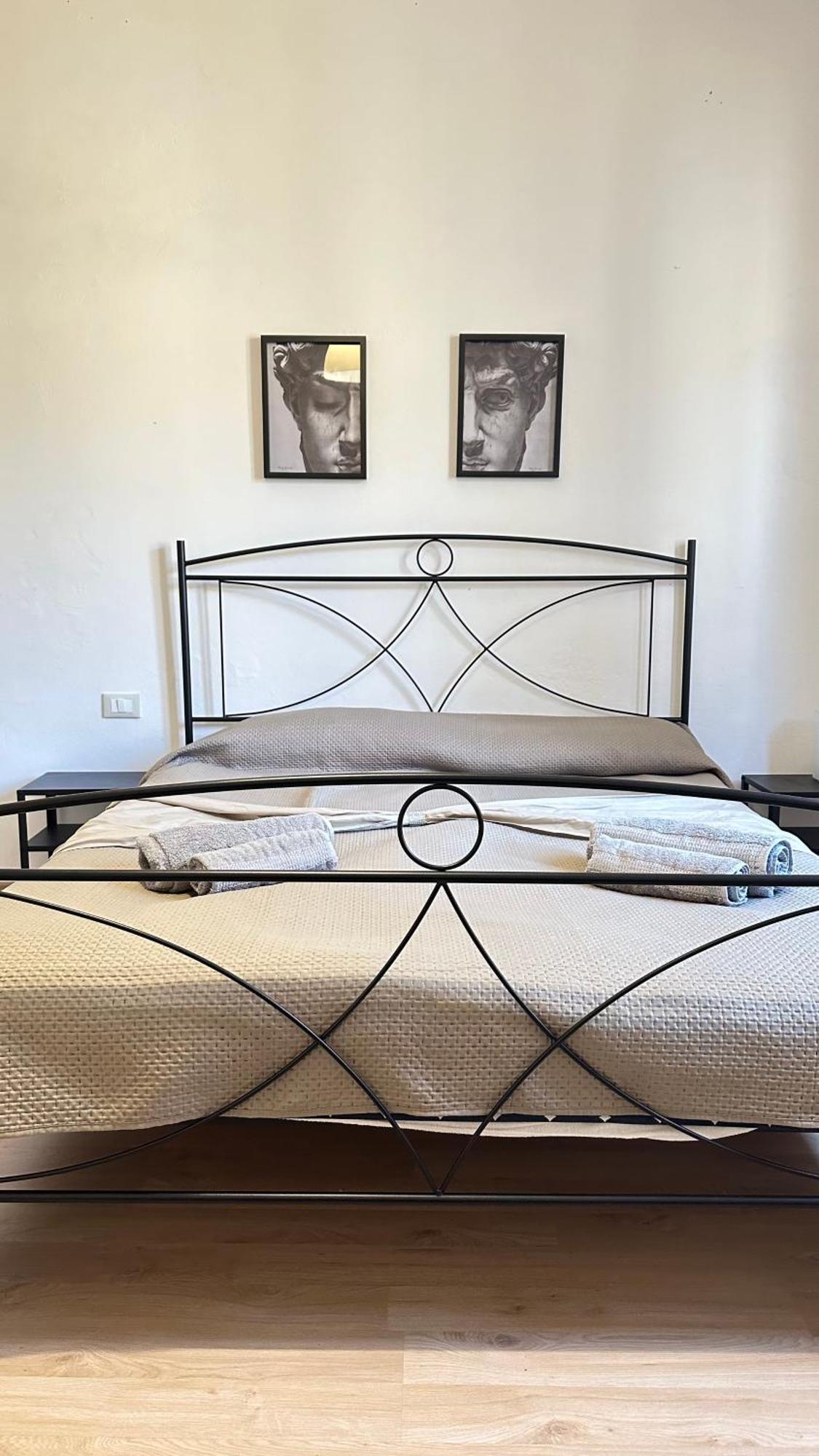 Tweepersoonskamer met Gedeelde Badkamer