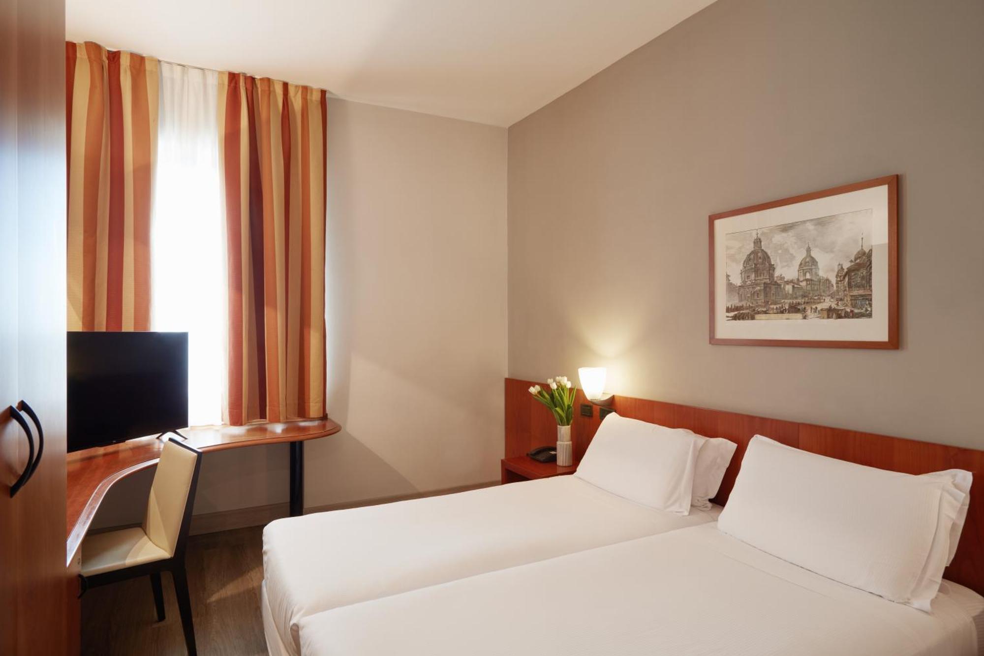 Quarto com Cama de Casal ou 2 de Solteiro