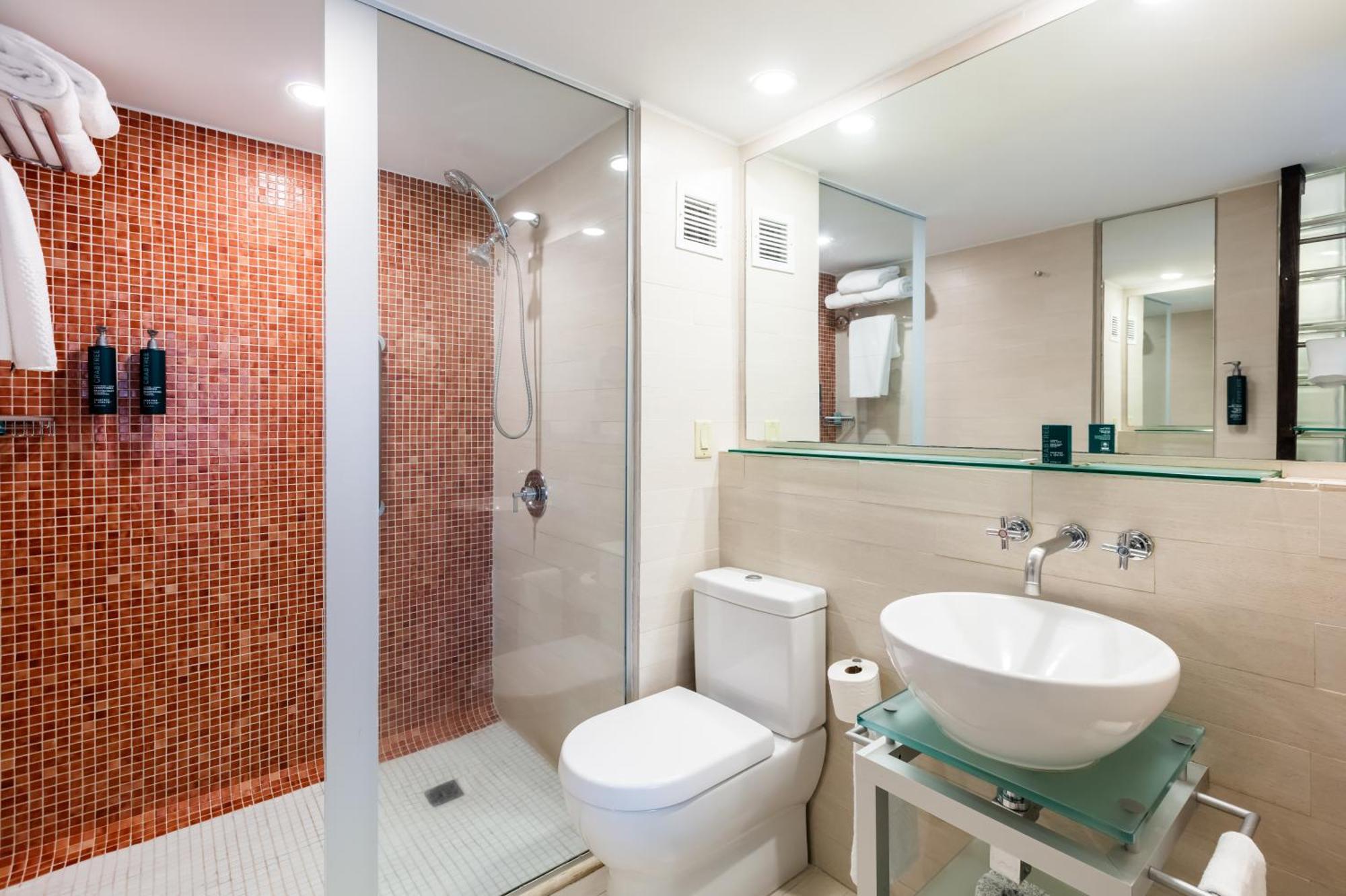 Queen Room with Extra Double Bed and Garden View,1548934831:JPEG
