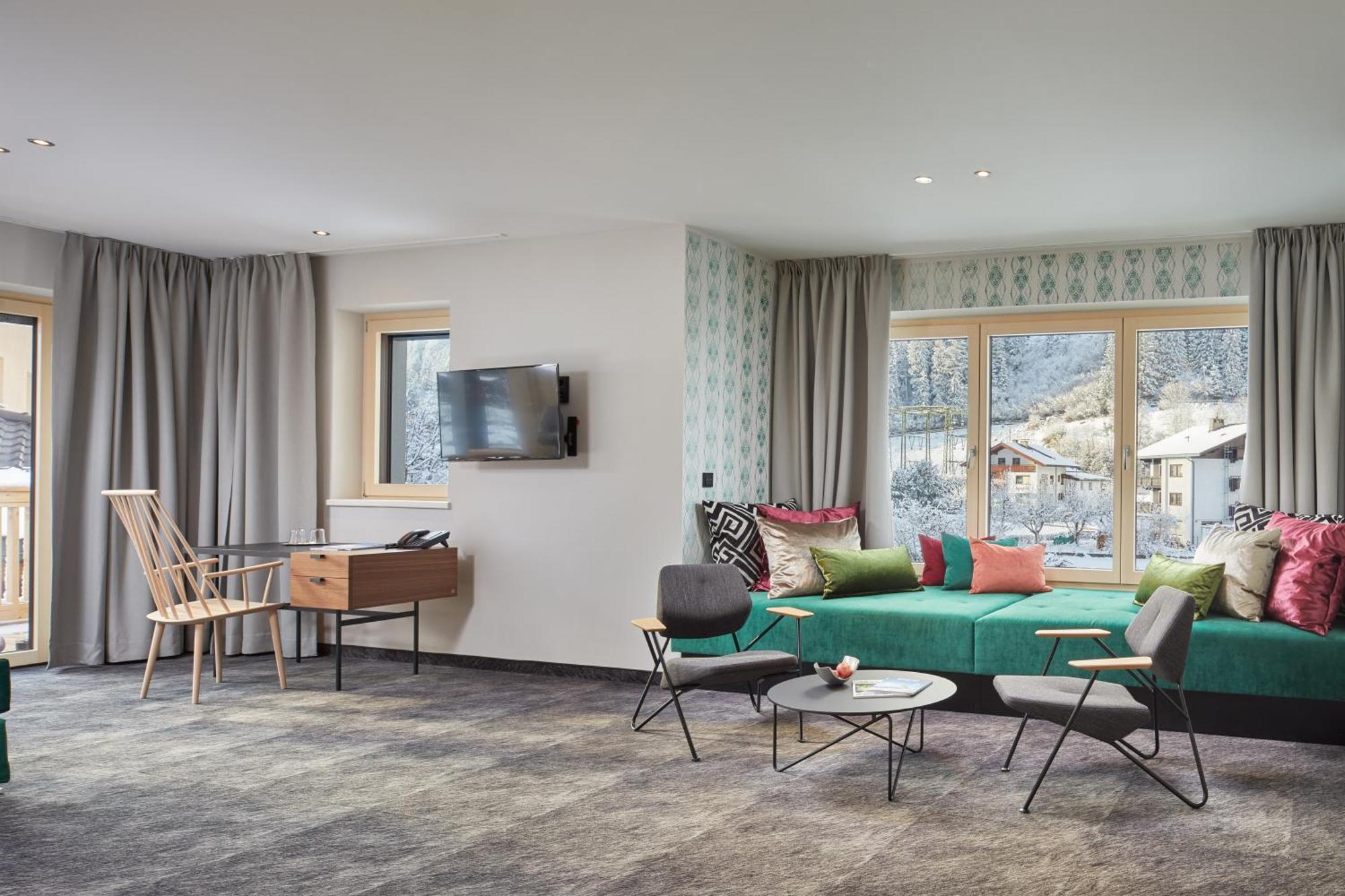 Suite Balcony,1574706284:JPEG
