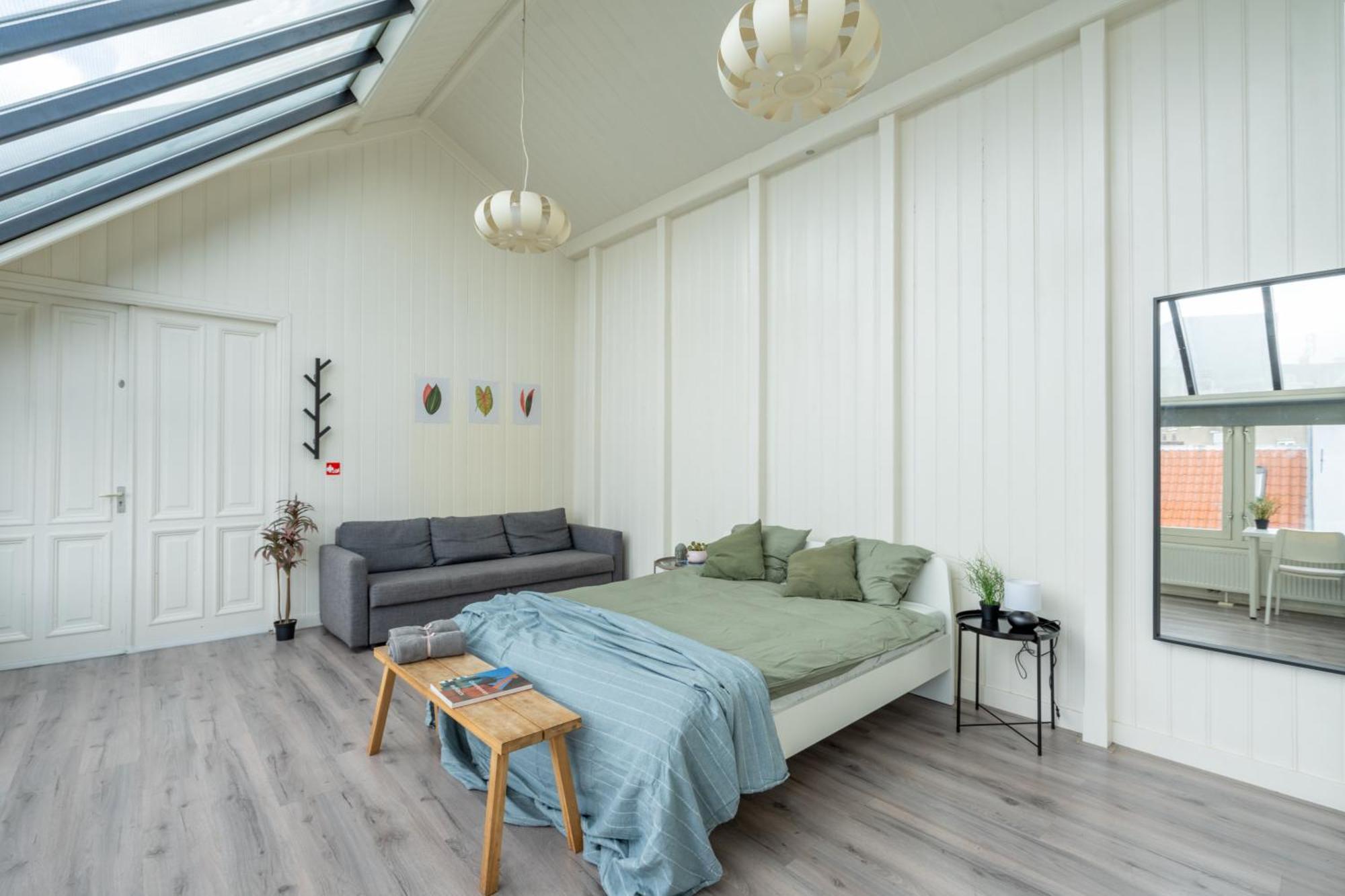 Tweepersoonskamer met Gedeelde Badkamer