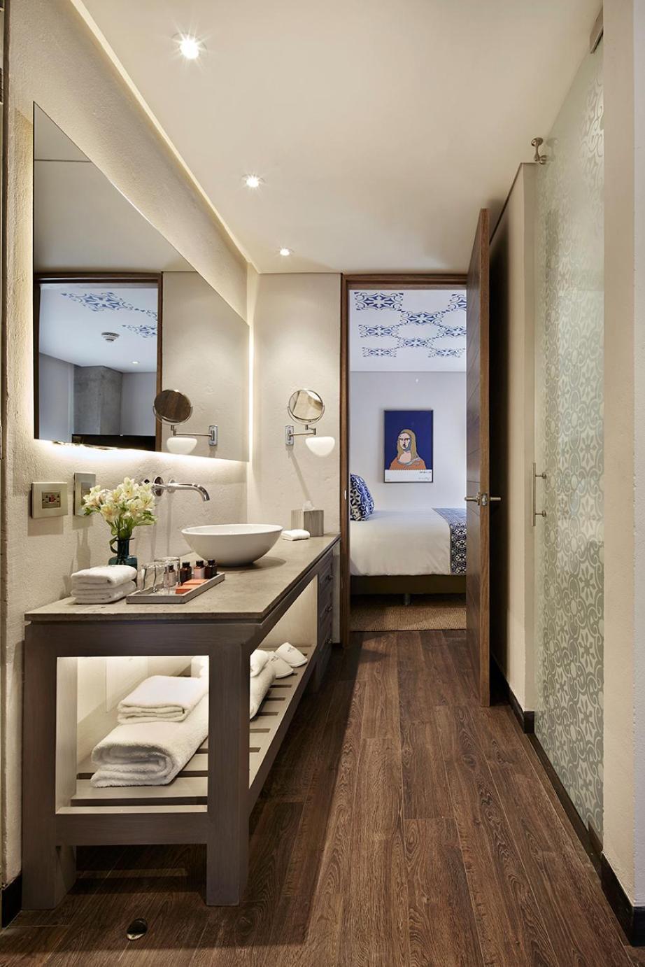 Studio, 1 King Bed, City view, The Weaver