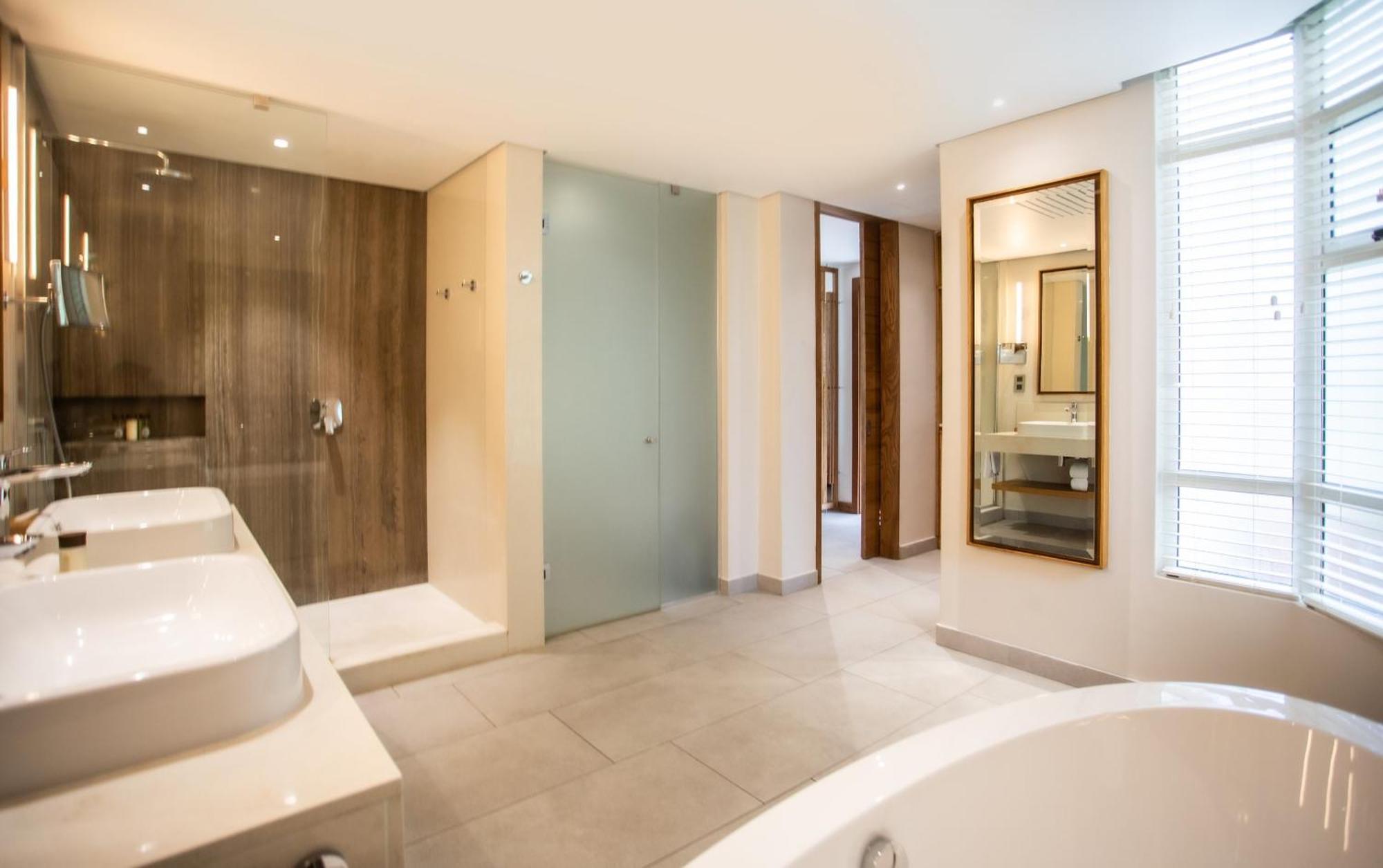Paradis Zimmer (2 Erwachsene und 1 Kind) – Meerseite