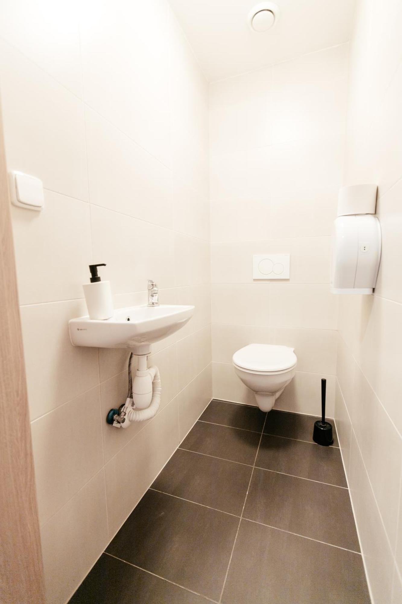 Posto Letto in Dormitorio Misto con 18 Letti