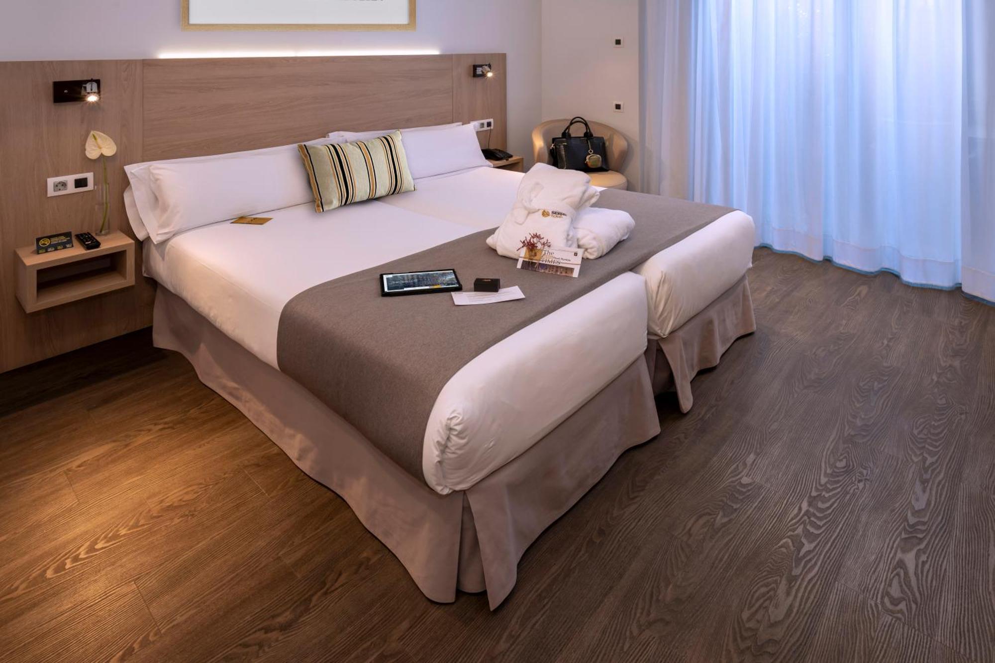 Deluxe Doppel-/Zweibettzimmer mit Balkon