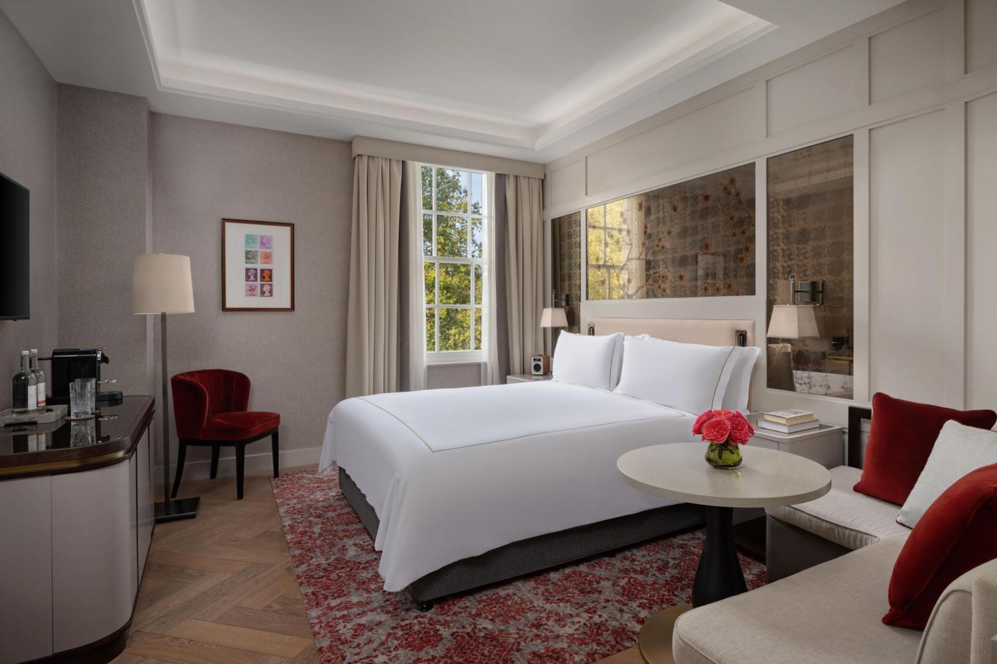 Deluxe King Room with Square View,1583063259:JPEG