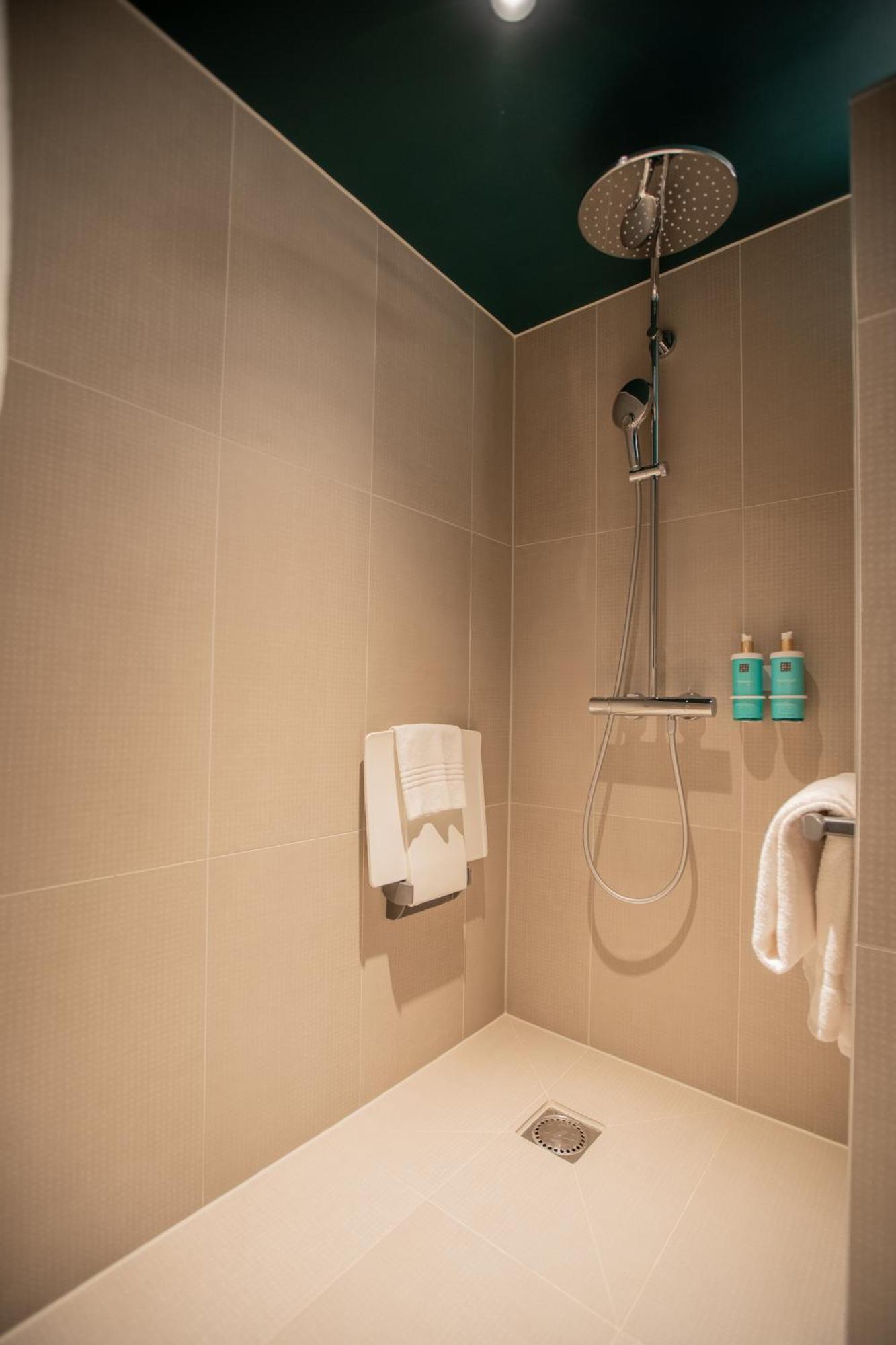 Habitación Doble Superior con sofá cama