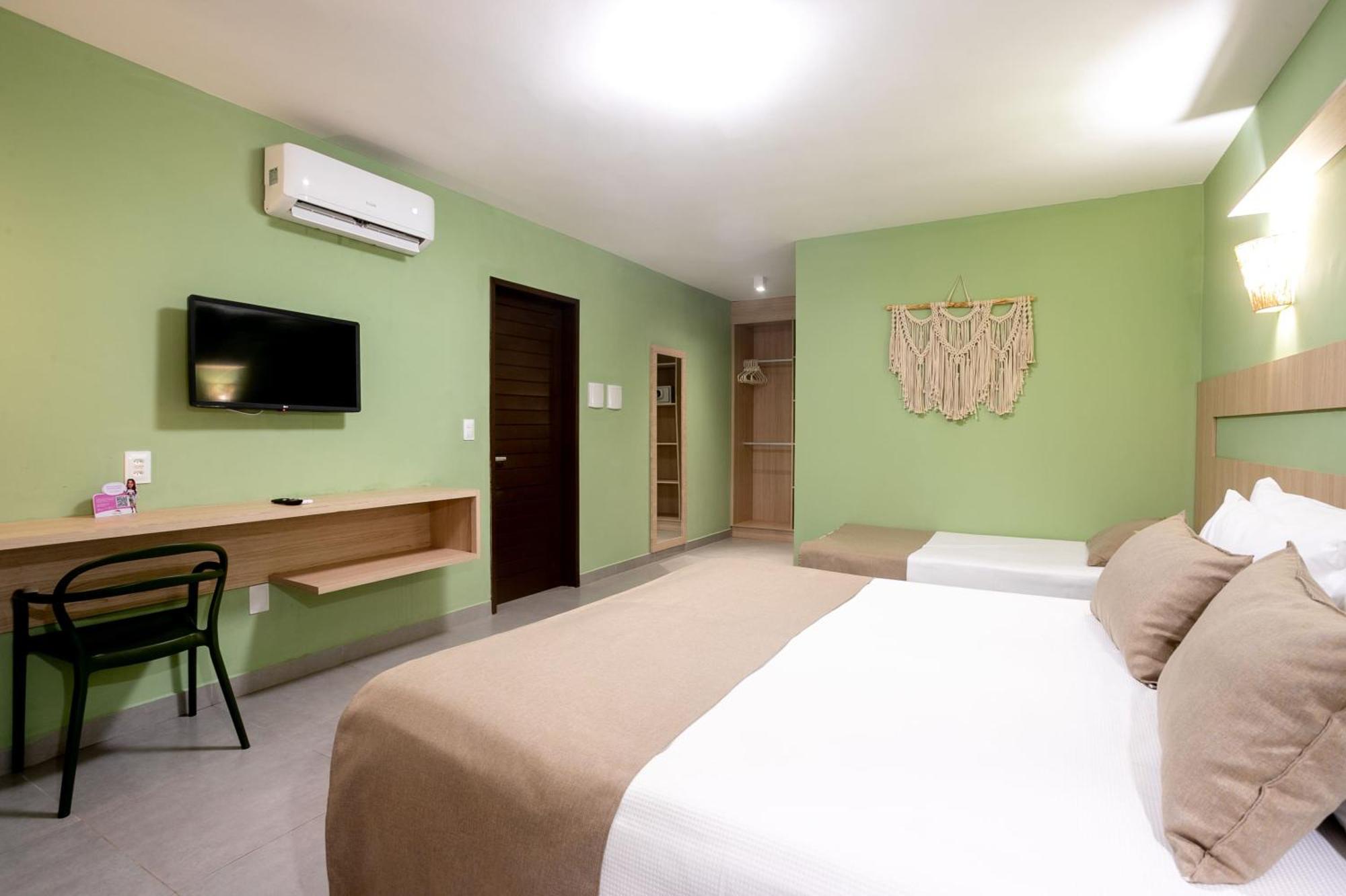 Quarto Duplo com Vista Parcial para o Mar