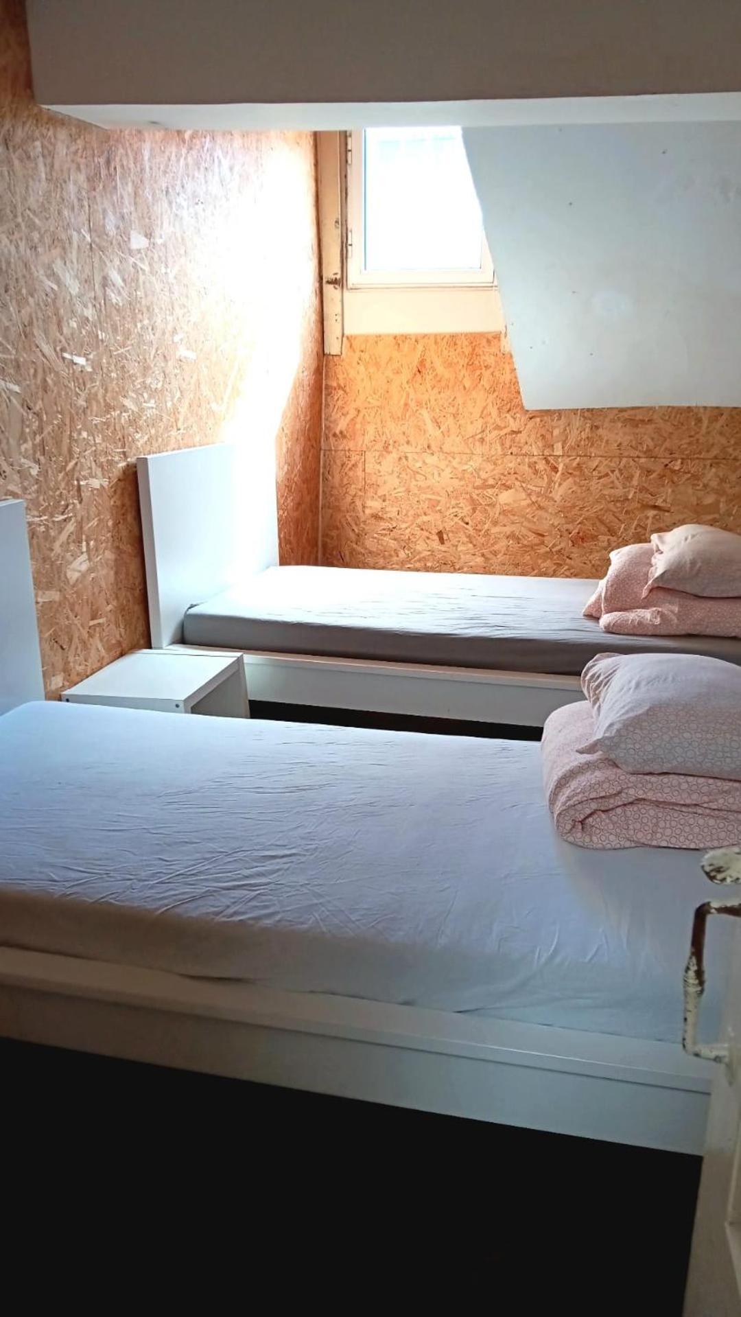Cama Individual em Dormitório Feminino
