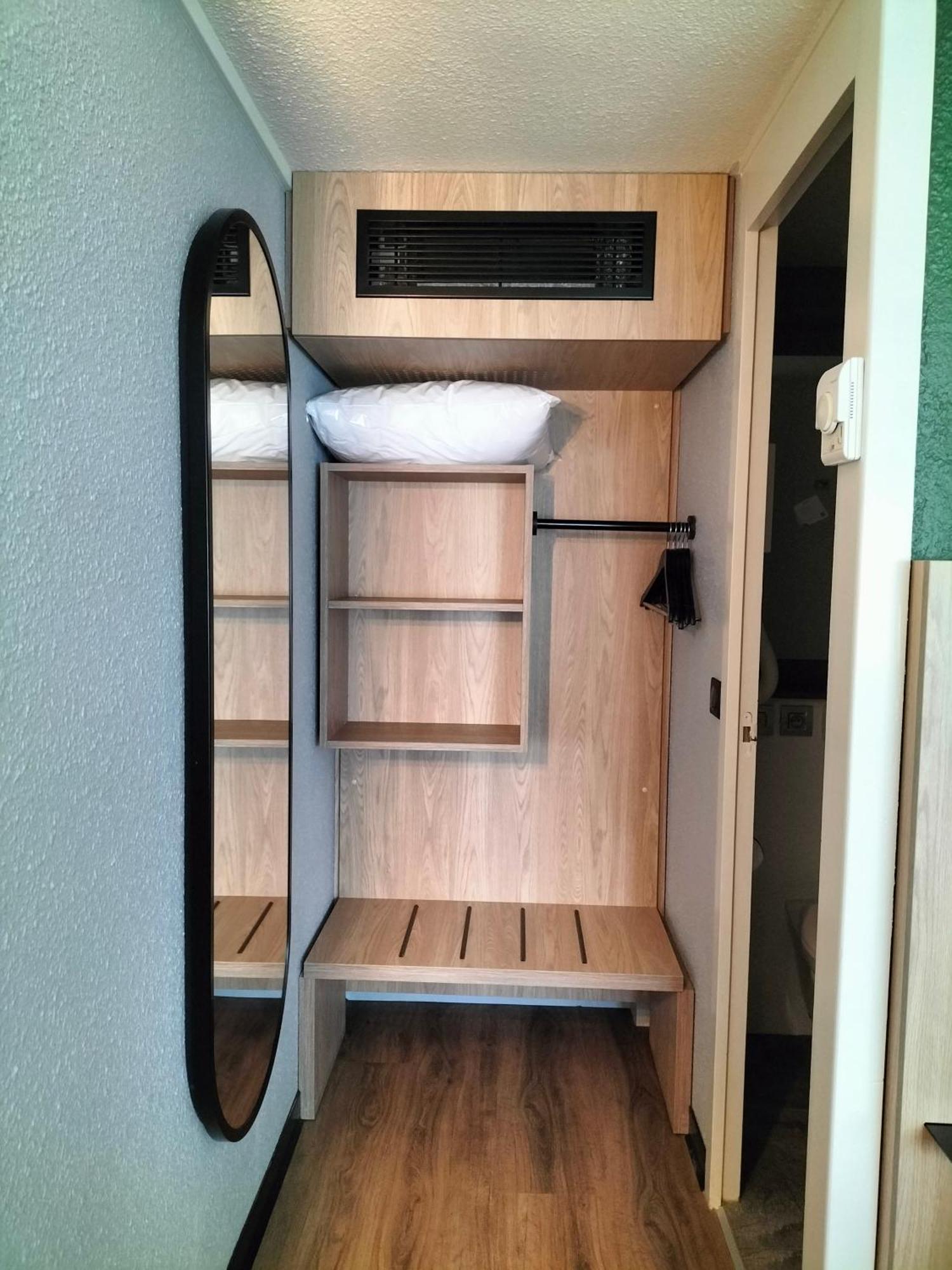 Standard Room 1 Queen Bed,1616418744:JPEG