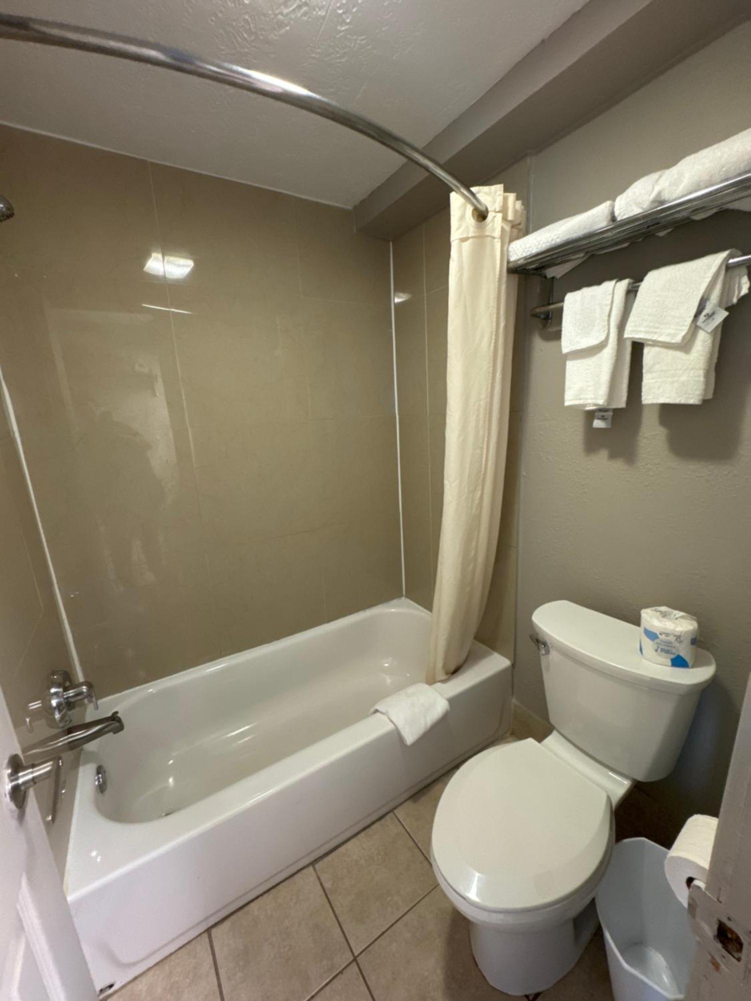 Chambre Lit King-Size - Non-Fumeurs