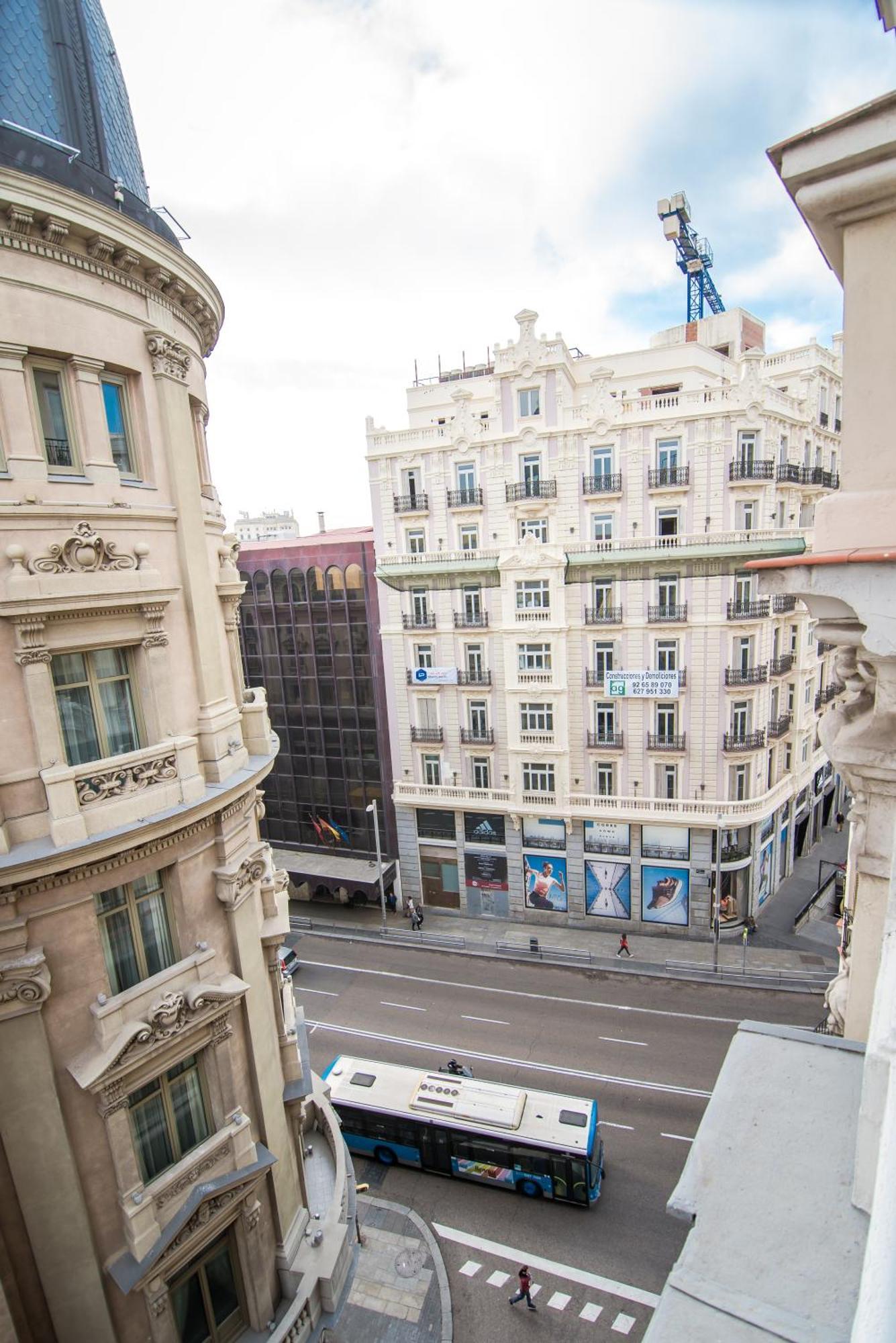 Quarto Superior com Cama de Casal ou 2 de Solteiro e Terraço