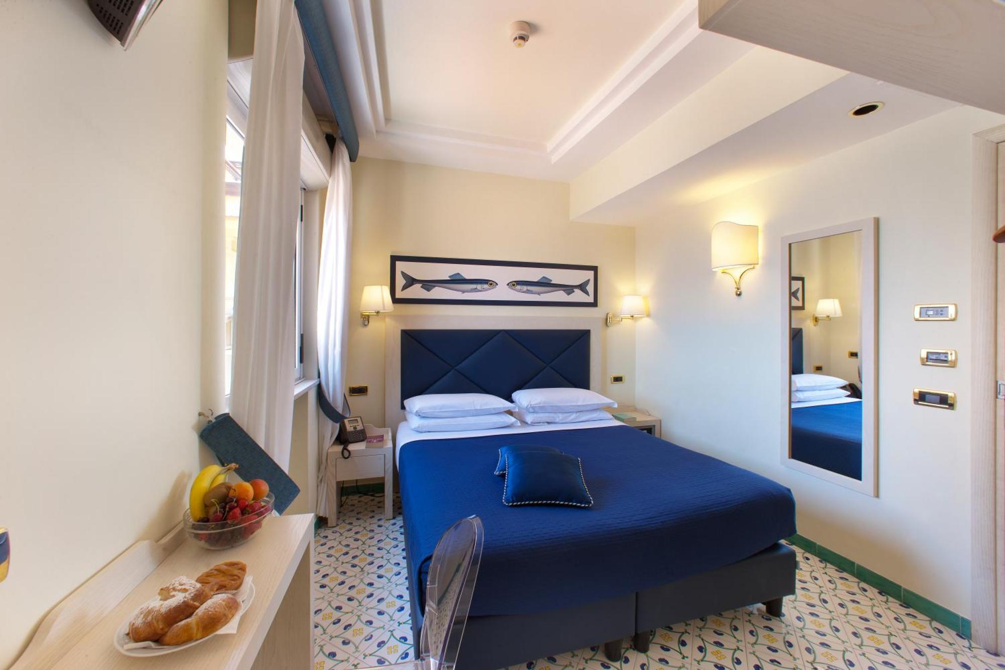 Quarto Econômico com Cama de Casal ou 2 de Solteiro