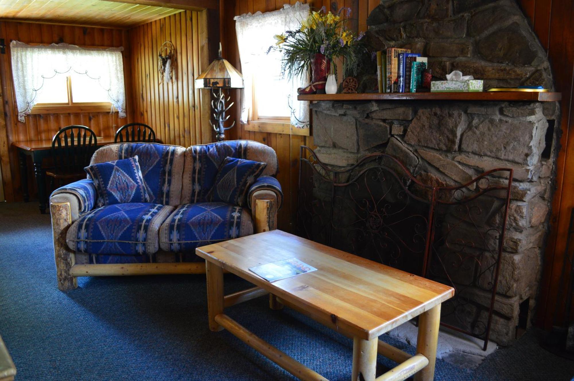 Two-Bedroom Cottage (6 Adults)