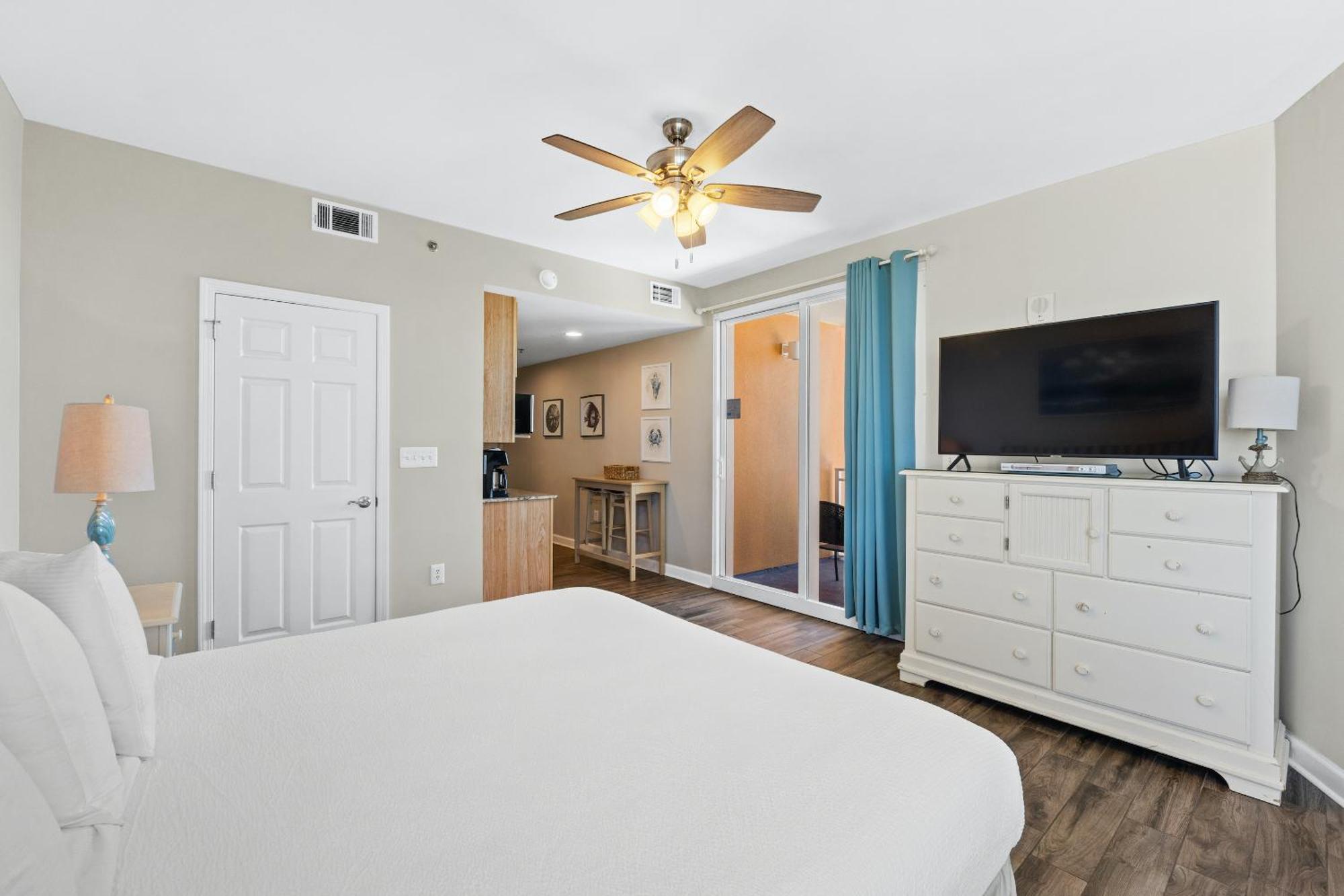 Studio Apartment with Sea View - 1101E-A