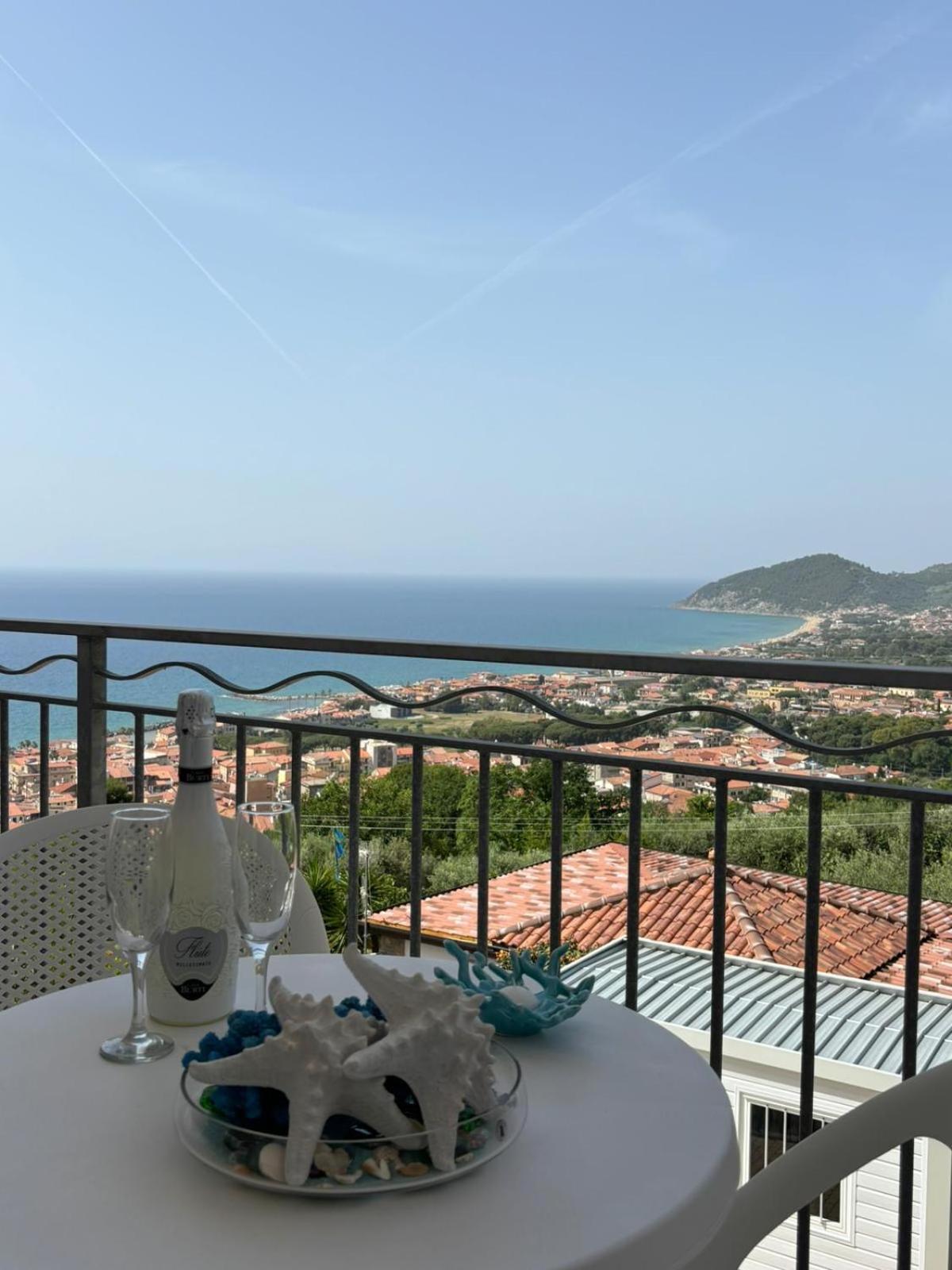 Camera Familiare con Vista Mare