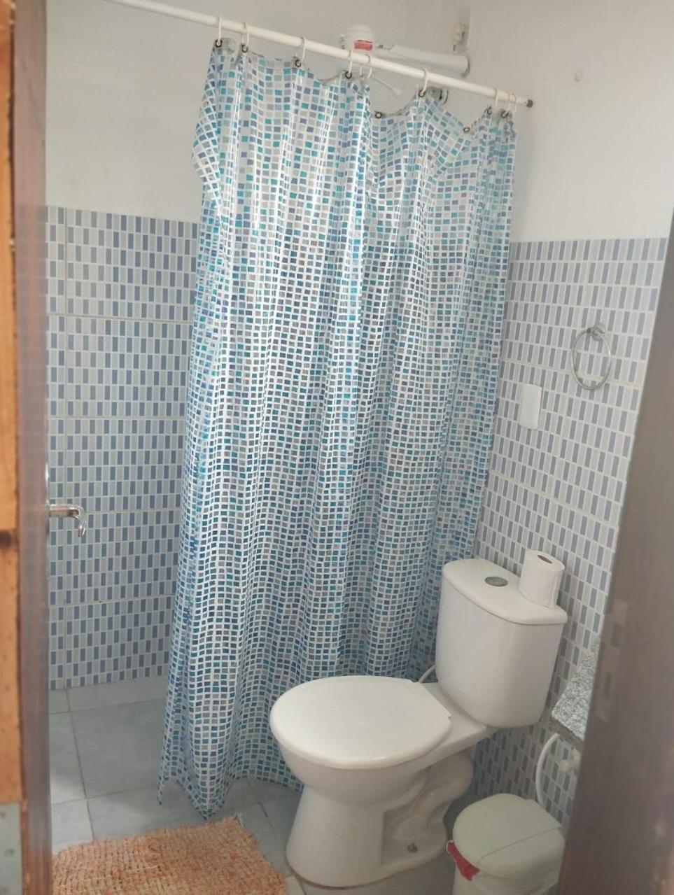 Quarto Econômico com 2 Camas de Solteiro