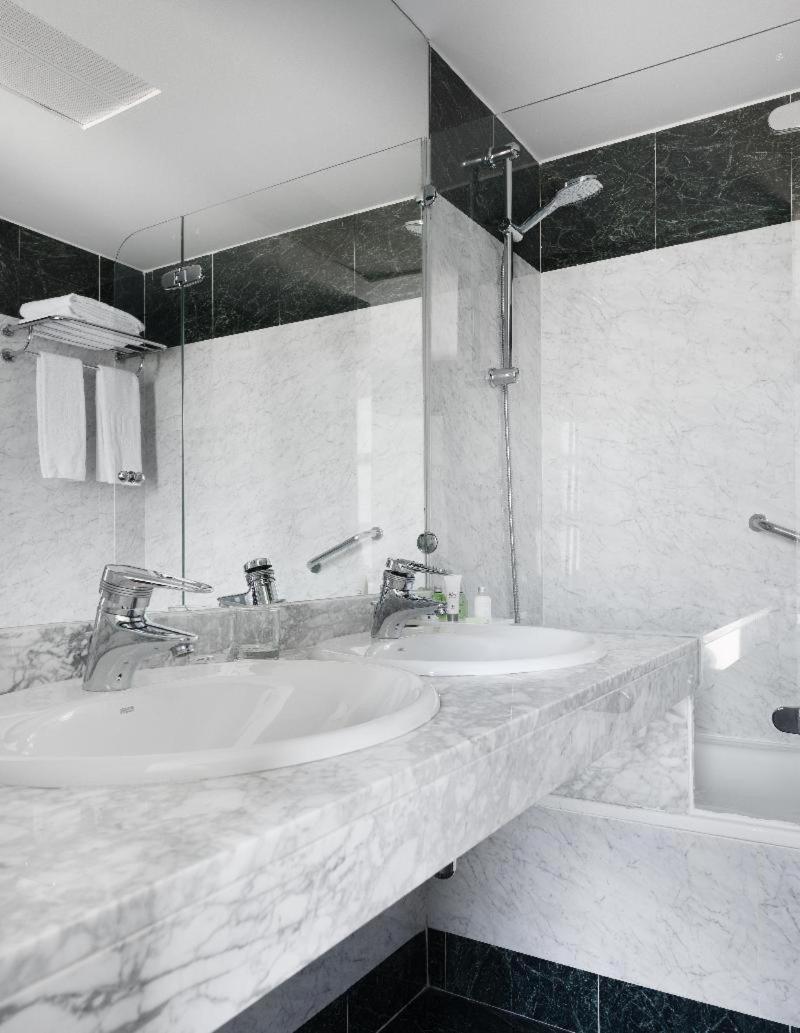 Habitación Familiar Comunicada (3 adultos + 1 niño)