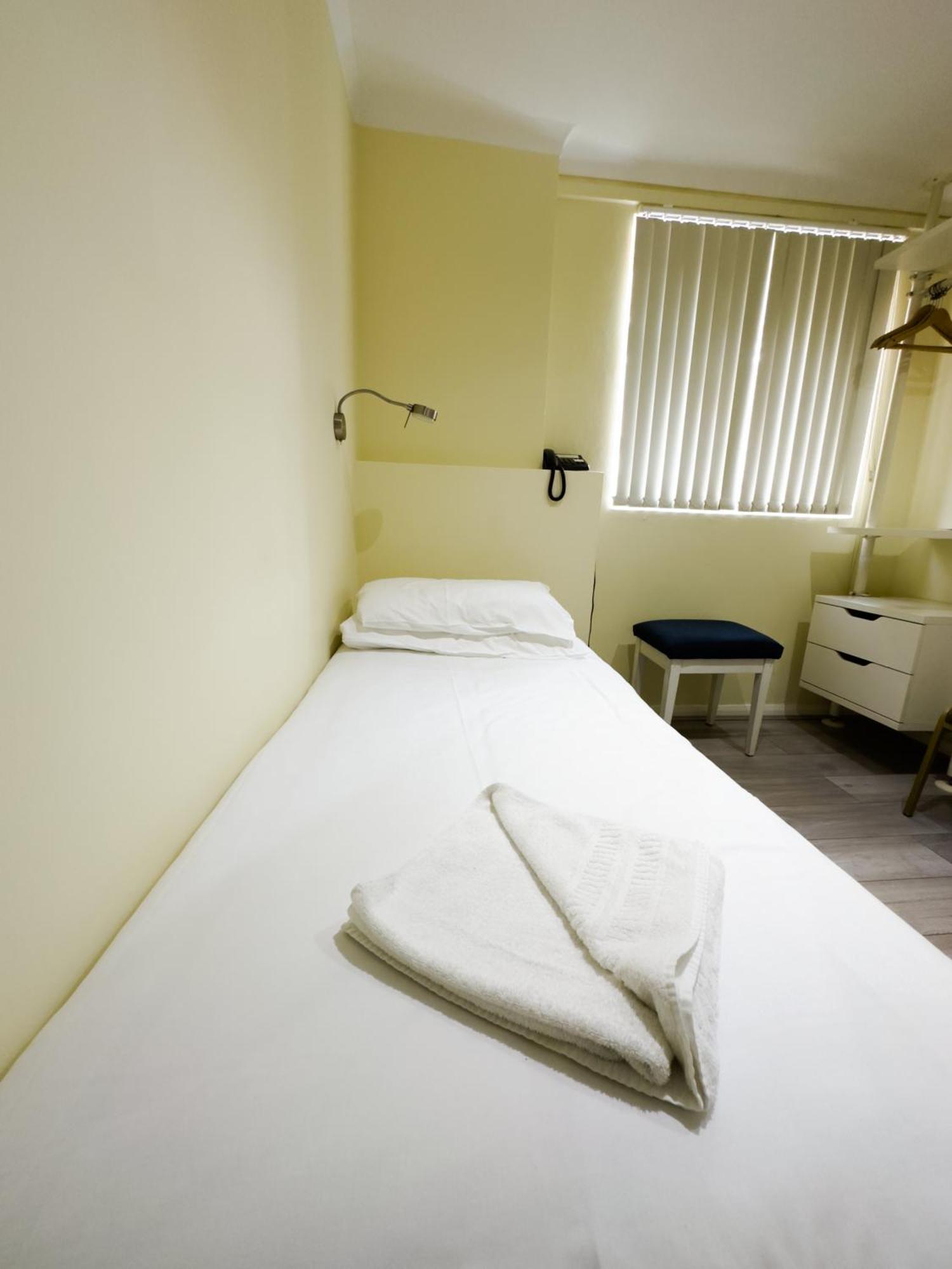 Chambre Simple avec Salle de Bains Commune
