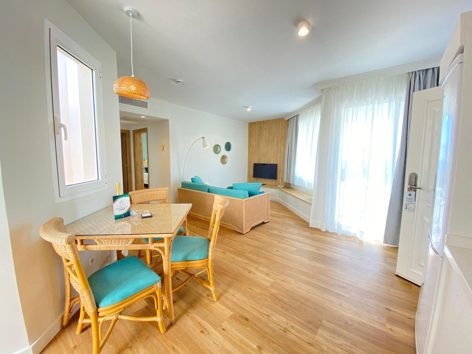 Suite con vistas al mar (5 adultos + 1 niño)