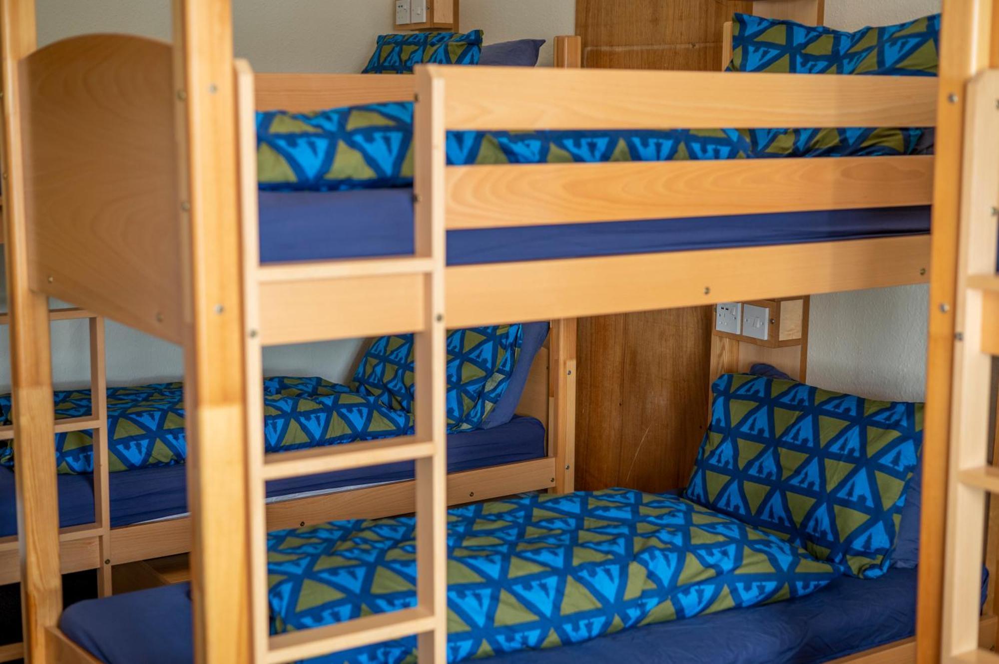 Bed op een Vrouwenslaapzaal