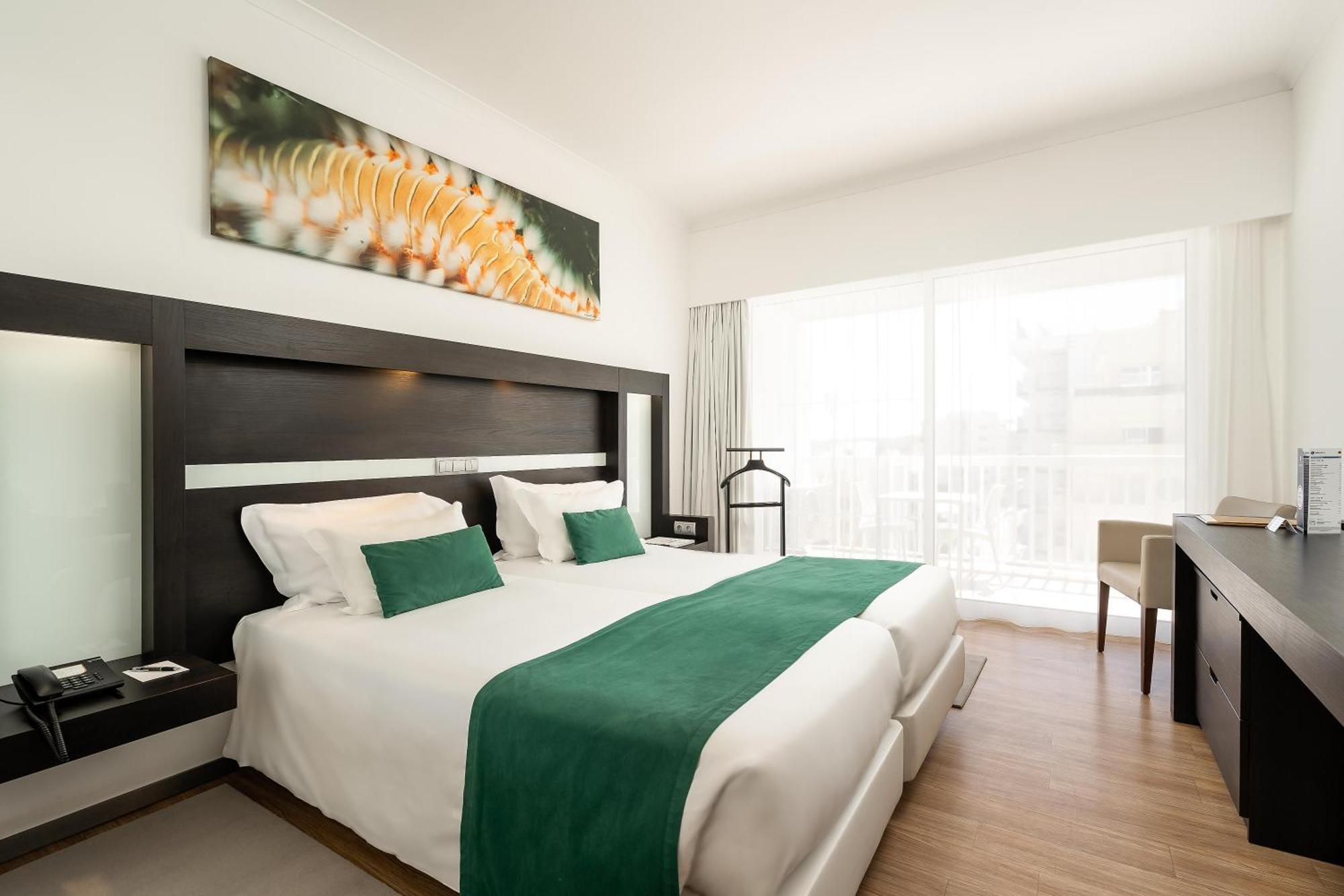Habitación Superior con vistas laterales al mar