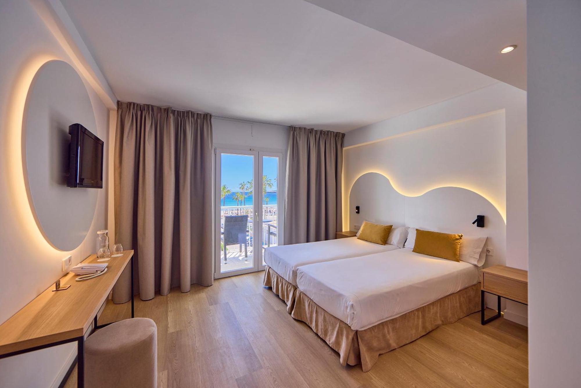Habitación Doble con vistas a la piscina