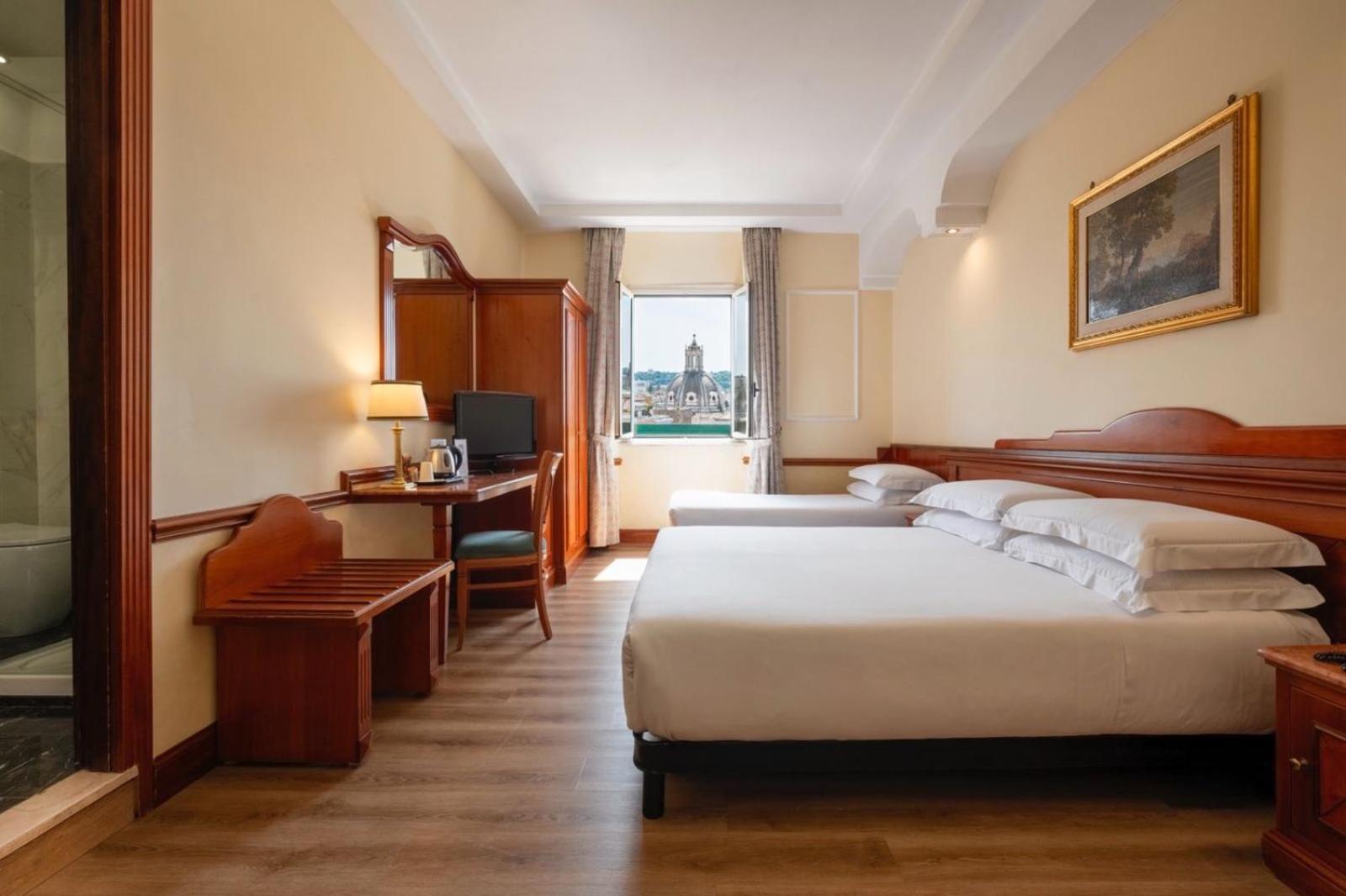 Quarto Quádruplo com Vista Cidade