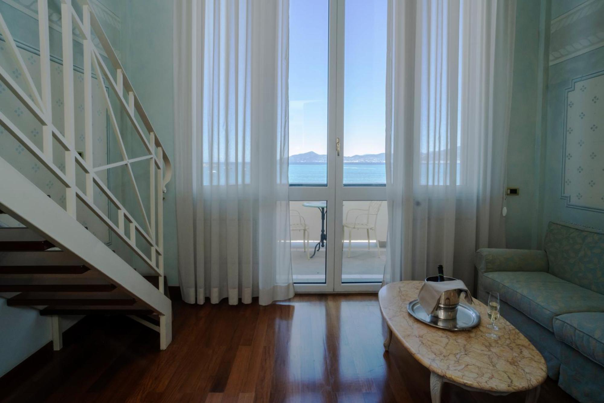 Suite mit Kingsize-Bett und Balkon