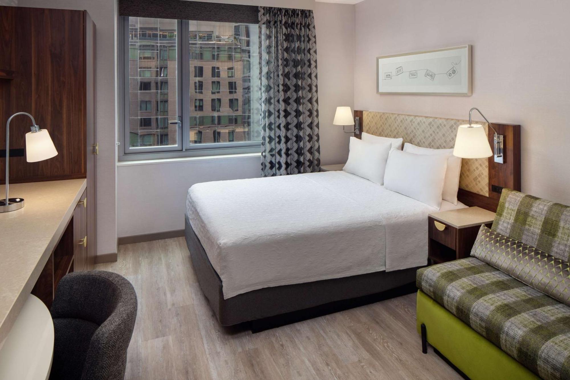 Suite Studio Lit Queen-Size - Vue sur Ville