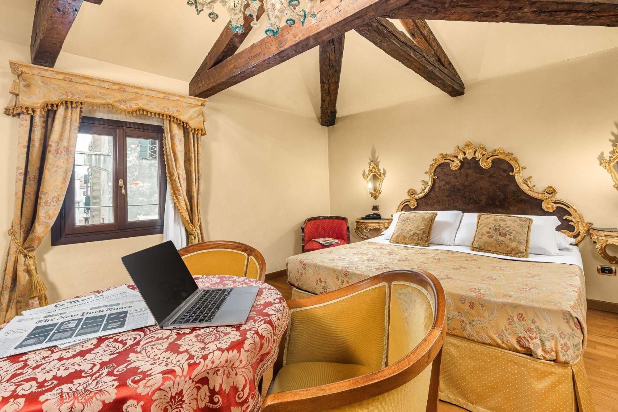 Deluxe Double or Twin Room,1596013493:JPEG