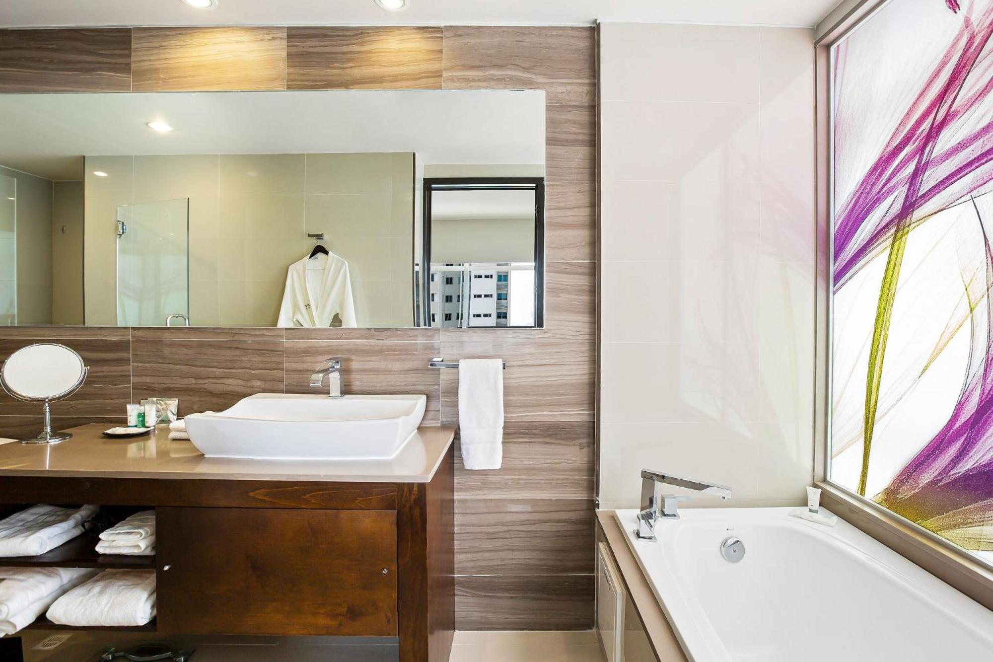Suíte Executiva com Cama King-size, Acesso à Área VIP e Vista da Cidade