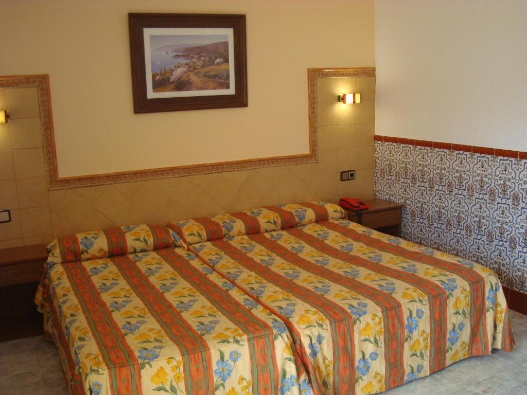 Doppel-/Zweibettzimmer mit Poolblick