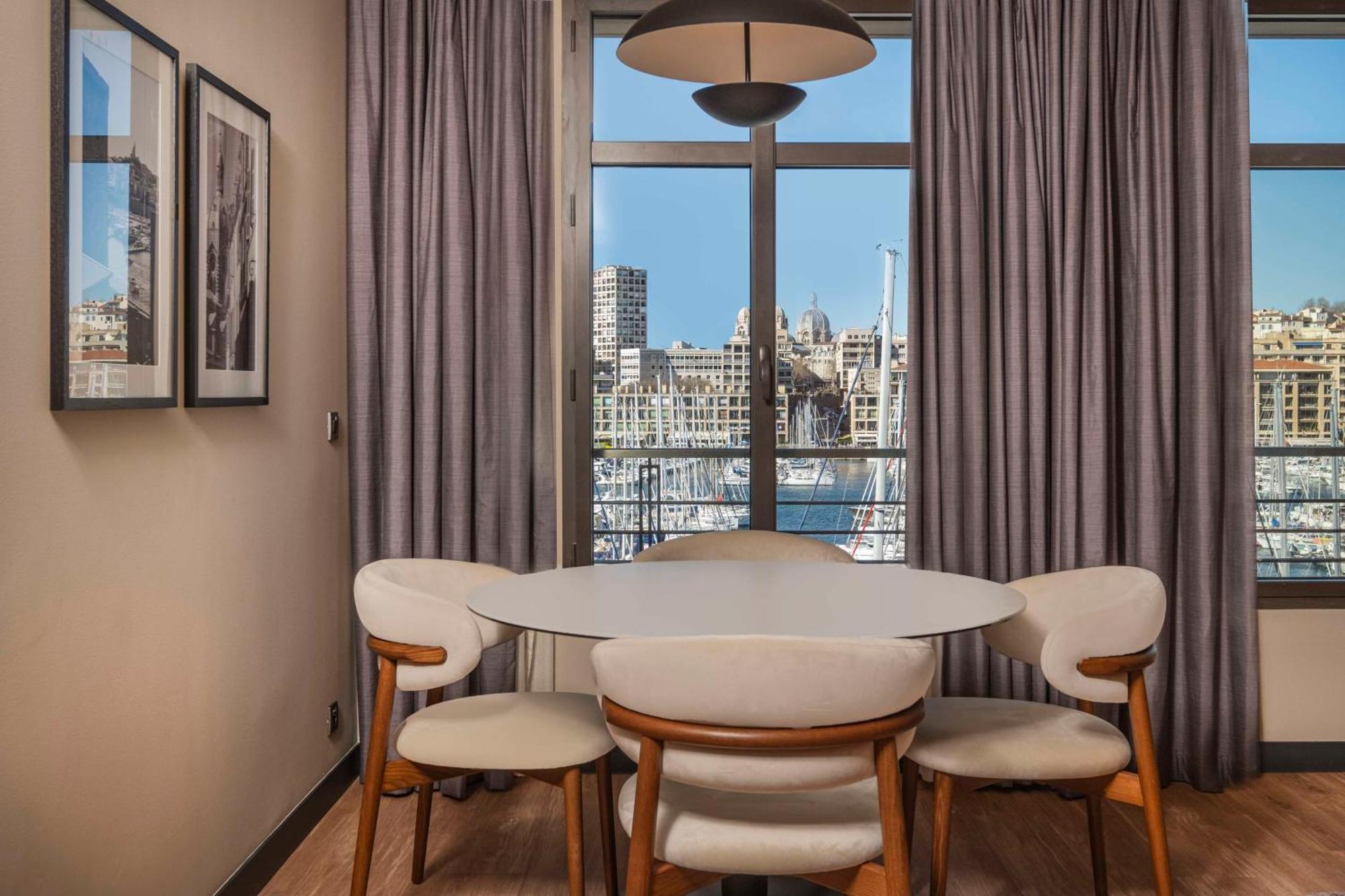 Suite avec Terrasse - Vue sur Port