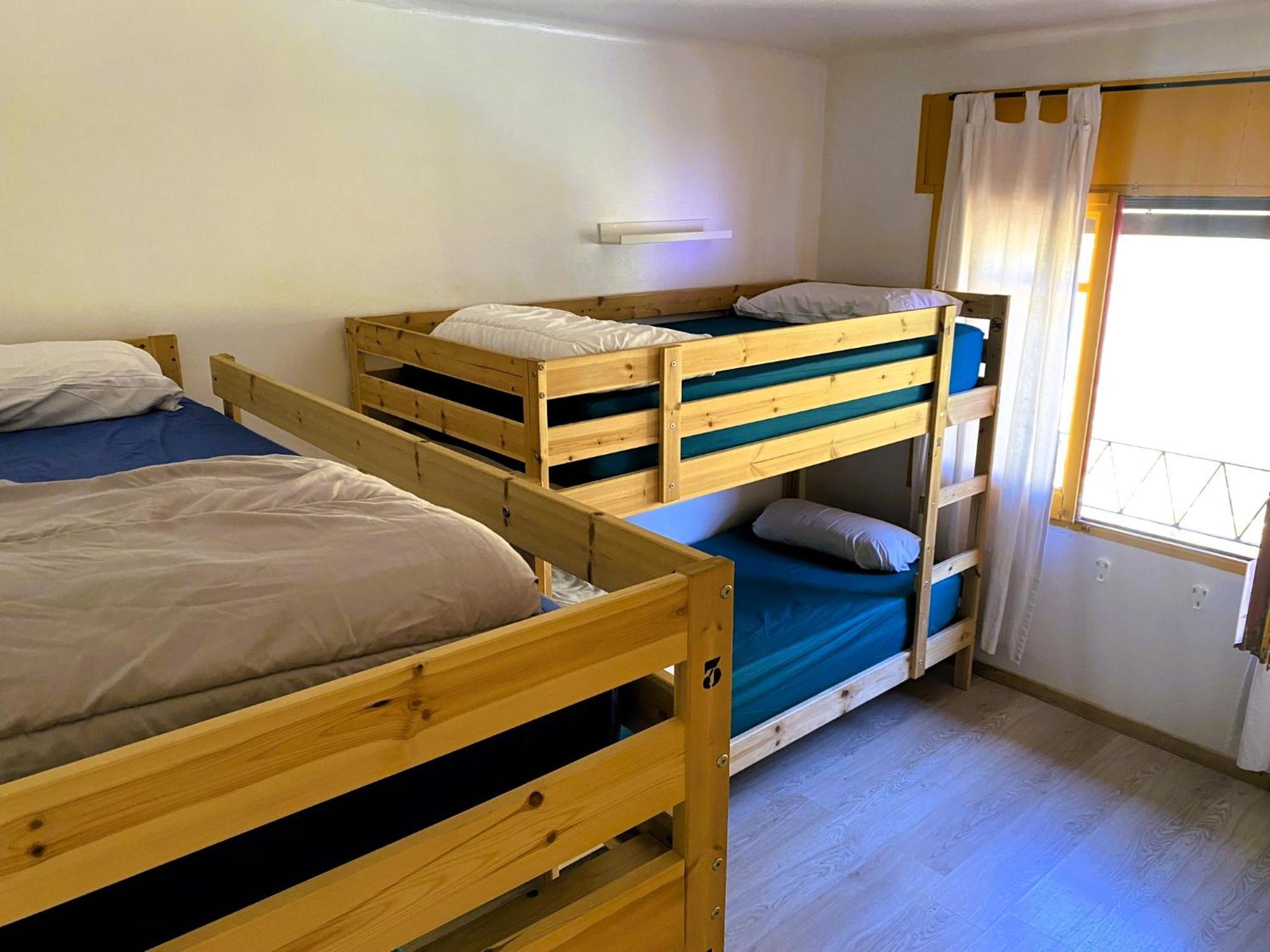 Habitación Cuádruple Económica con baño compartido